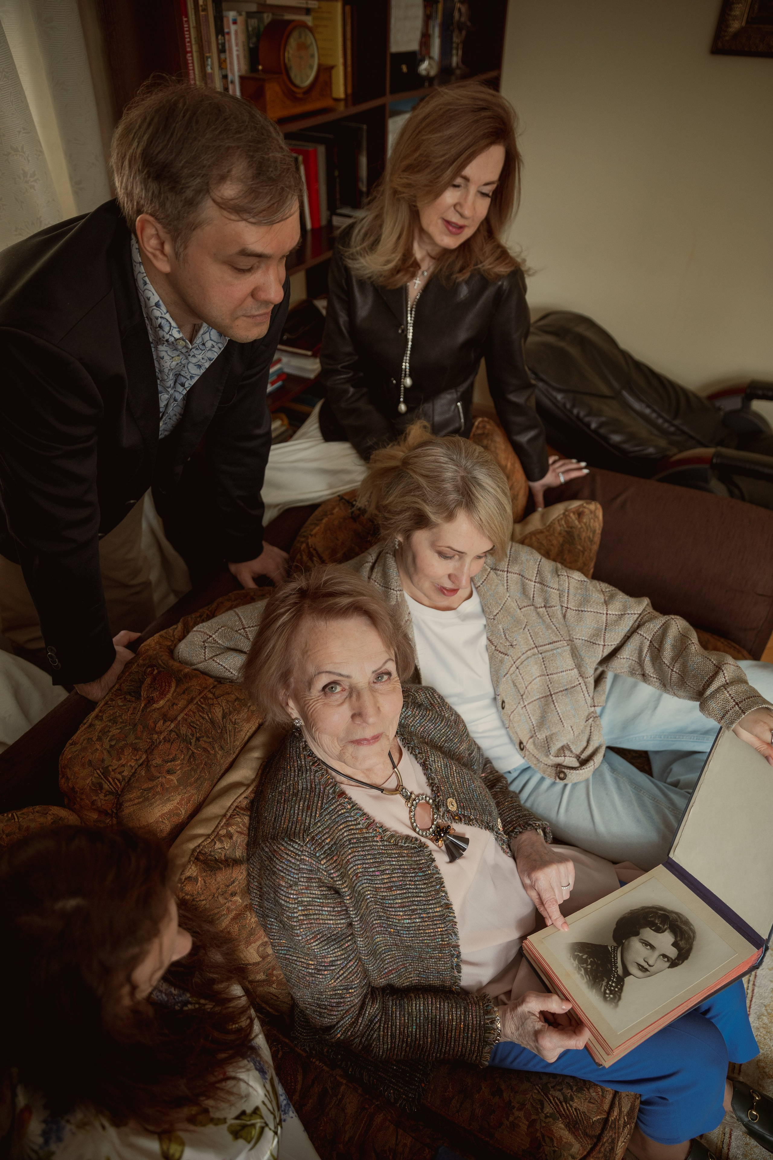 Семейная домашняя фотосессия. Индивидуальный и семейный фотограф Ирина Москвичёва