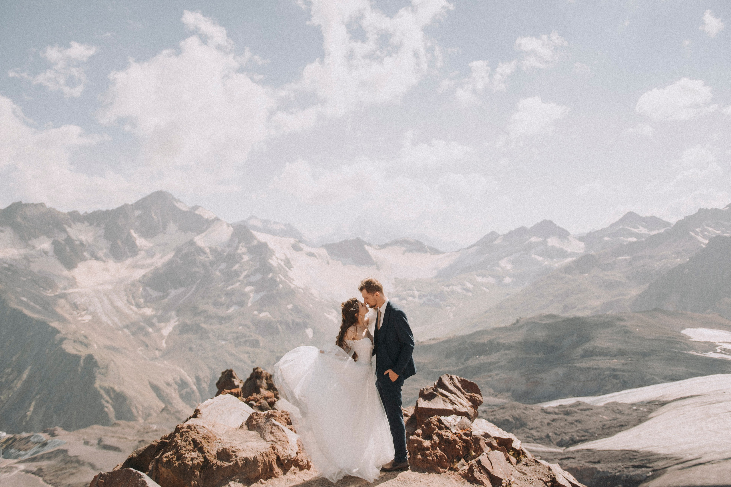 МЕЖДУ НЕБОМ И ЗЕМЛЕЙ. Фотограф Настя Конник | Пятигорск | Эльбрус | Домбай | Архыз | Видеограф КМВ