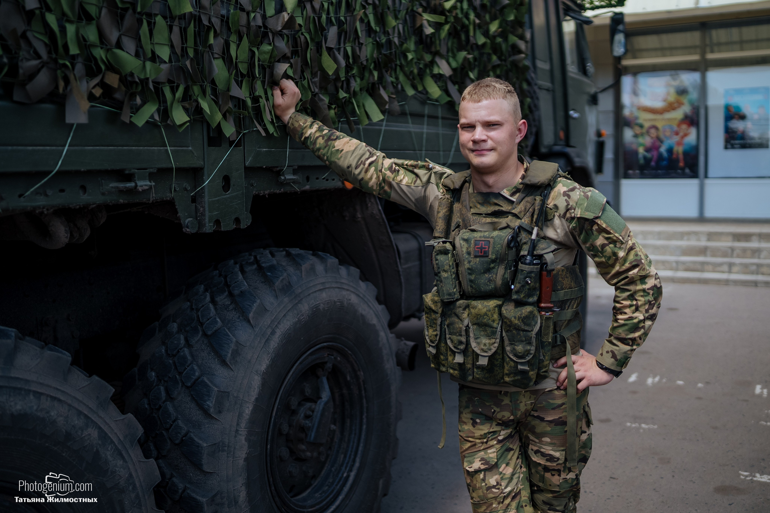 8 июня «Патриоты из Курска» сбор гуманитарной помощи у кинотеатра «Родина». Фотограф Нижний Новгород Татьяна Кейод
