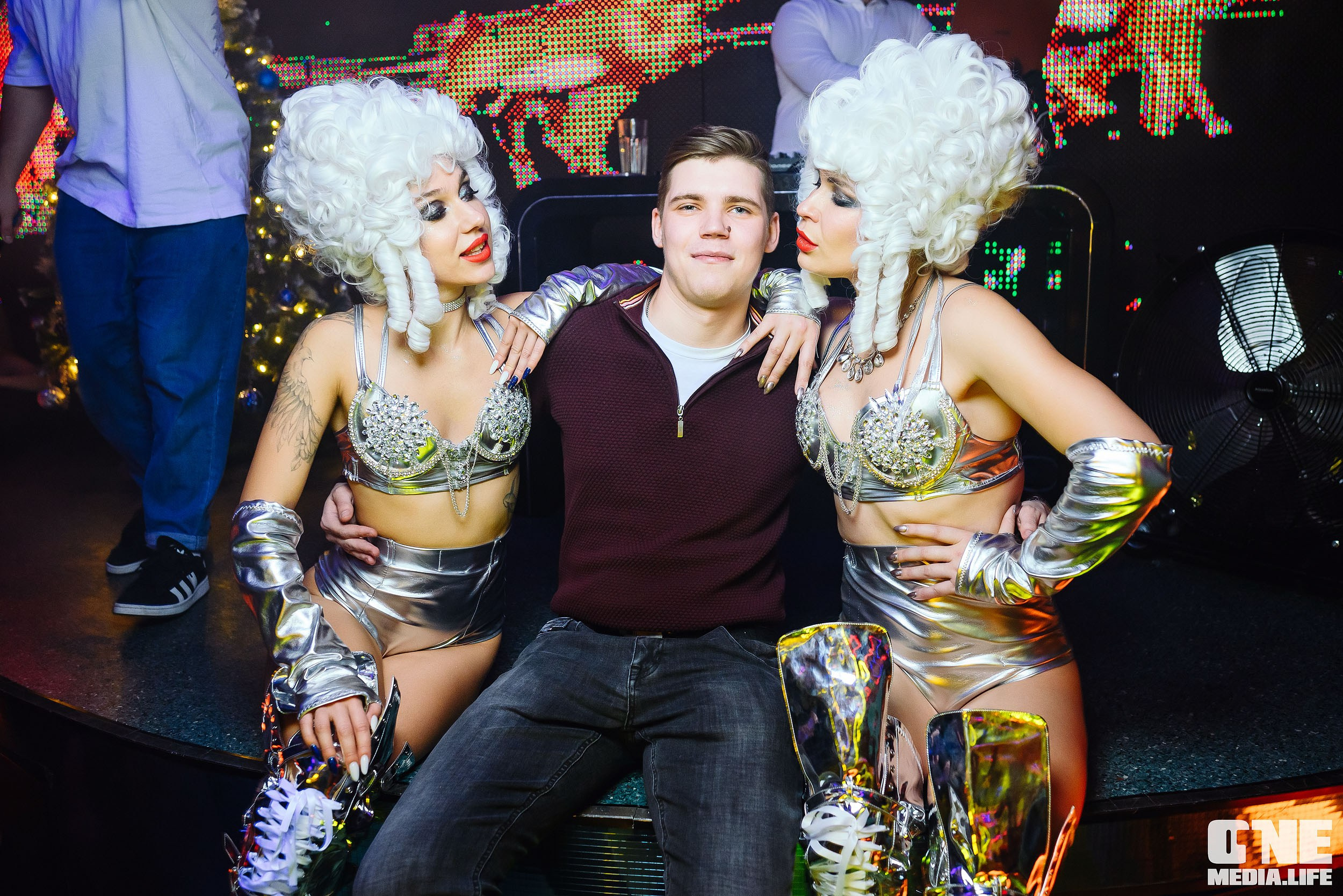 Фоторепортаж репортаж из Планеты. One Media Life: фоторепортажи, фотоотчеты с мероприятий и заведений