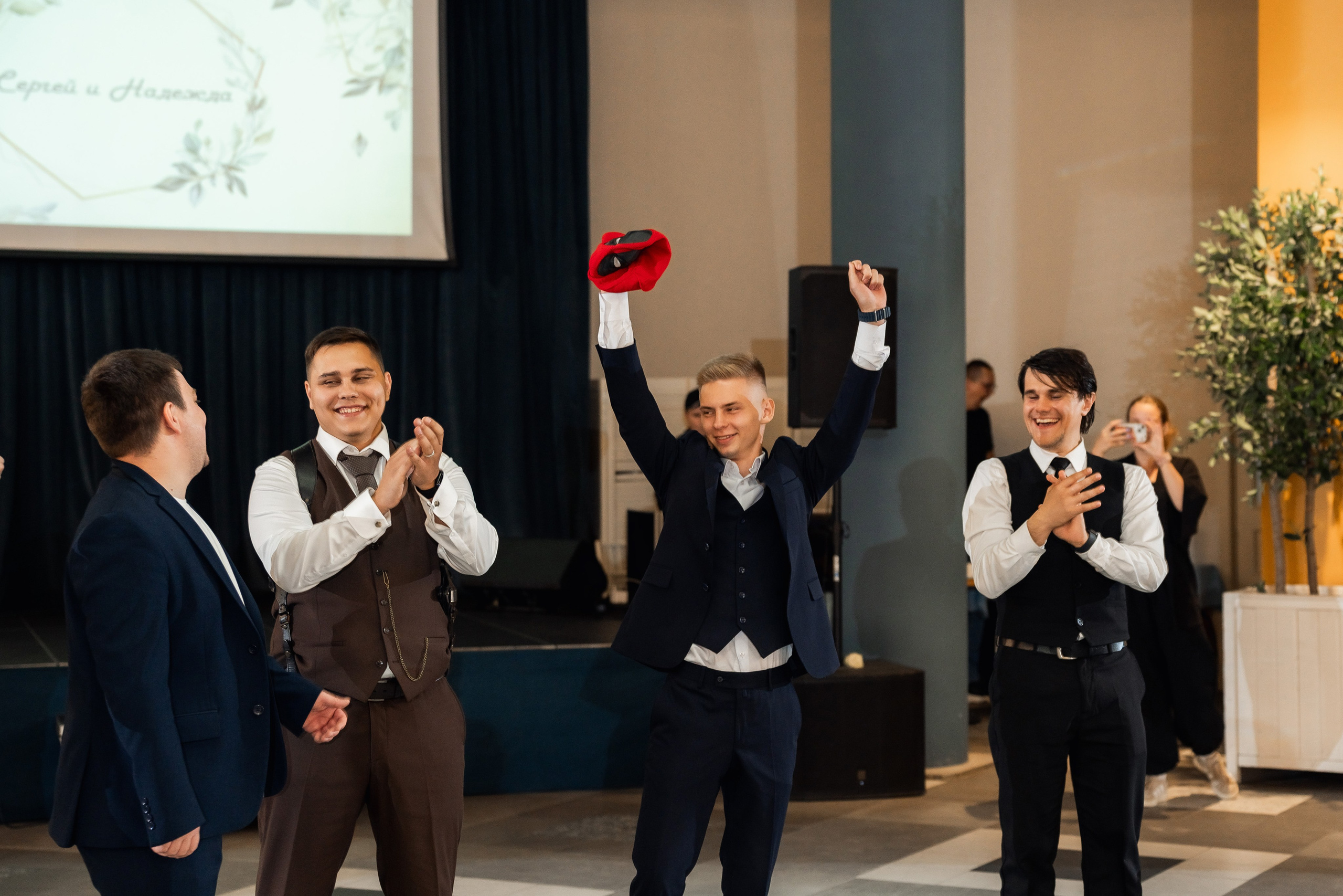 Было сухо, но мокро. Свадебный фотограф Москва и МО