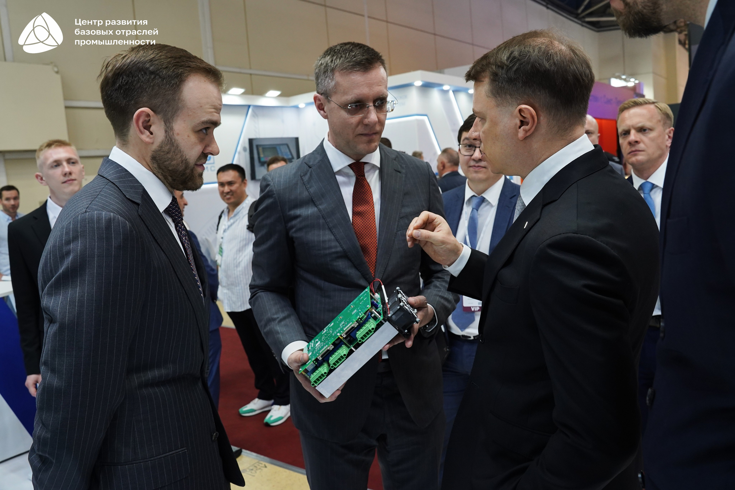 ЭКСПОЦЕНТР Алиханов. Фотограф