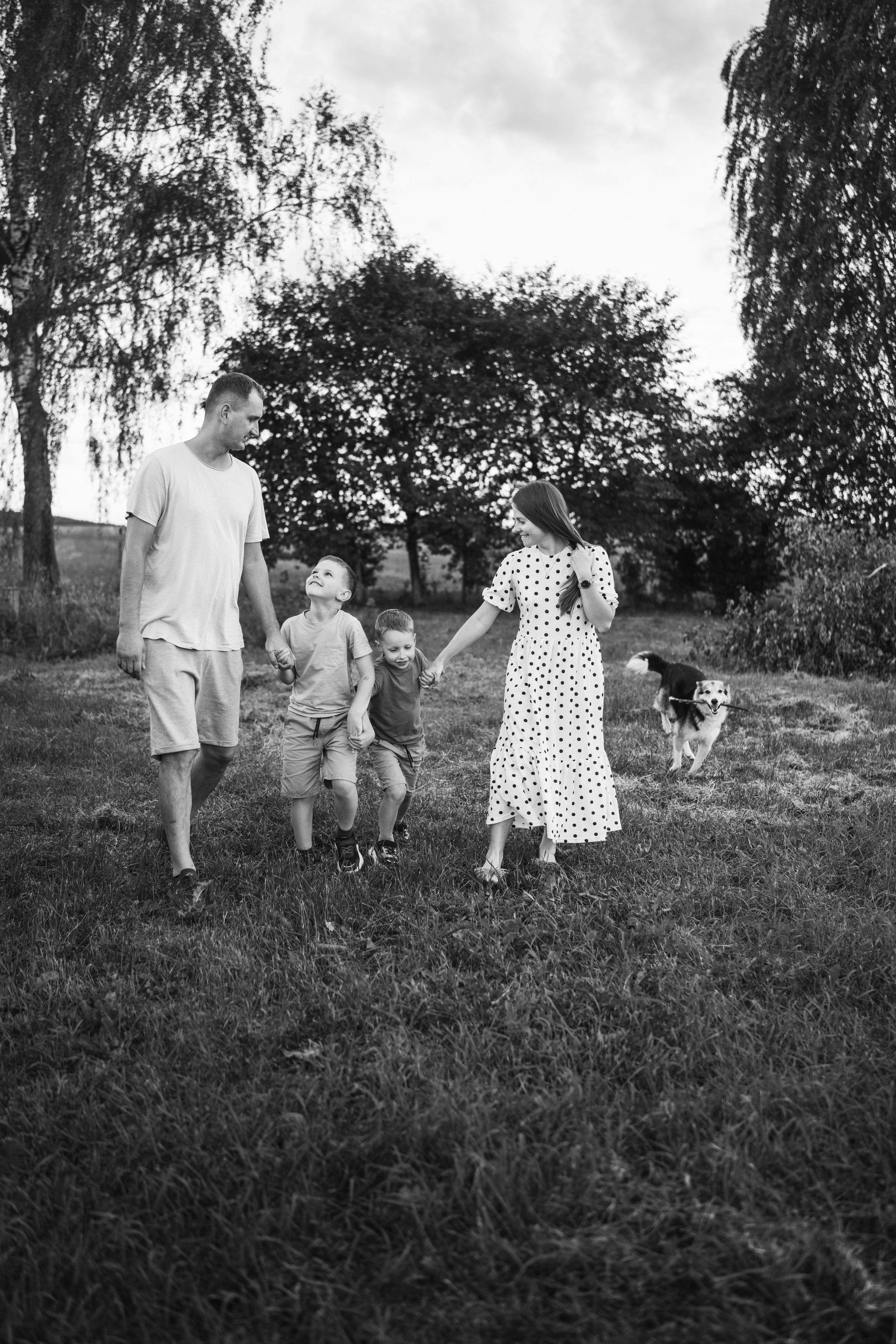 СЪЕМКА НА УЧАСТКЕ. Семья Юлии. Фотограф Марта Козел. Гродно, Беларусь