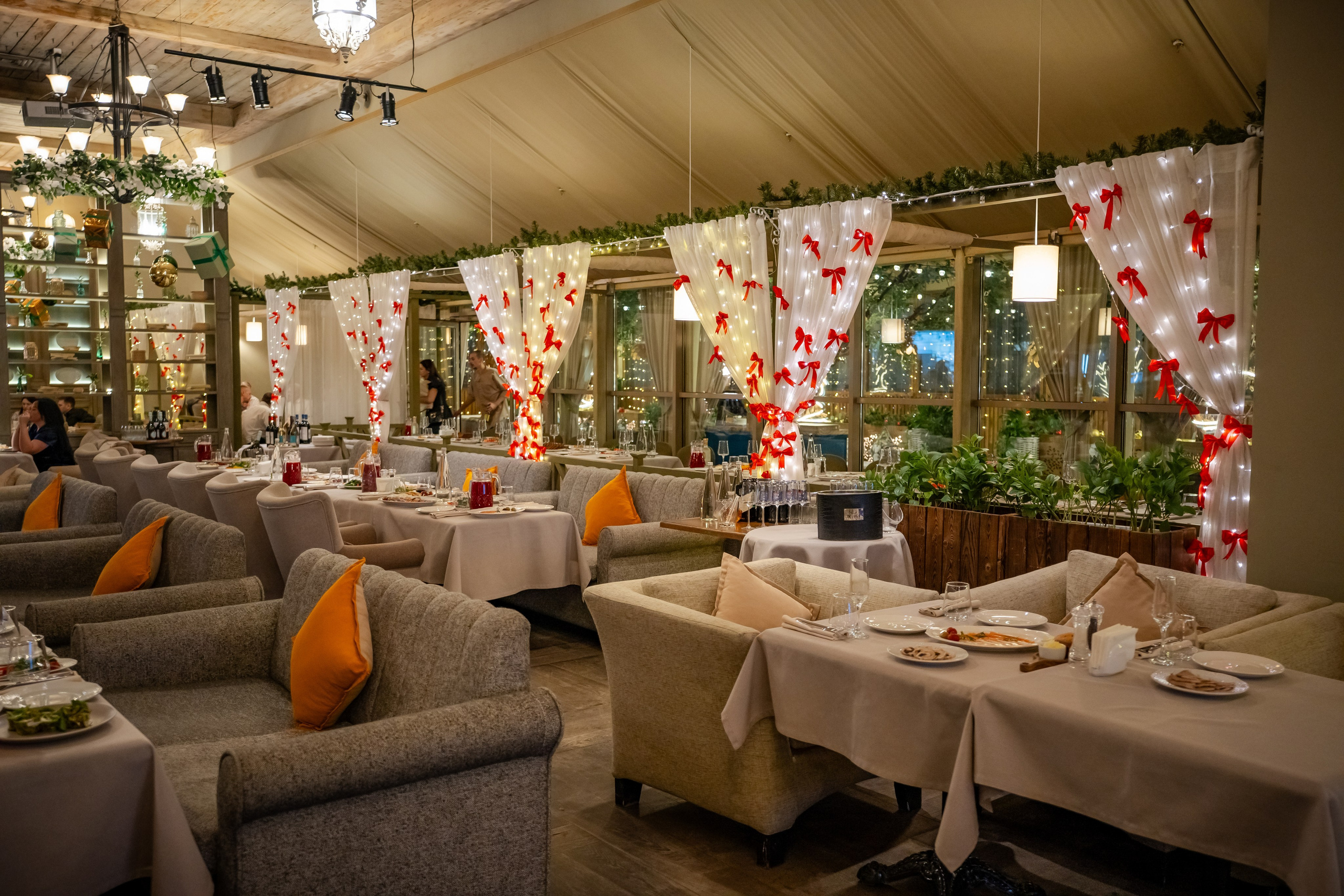 Сборные корпоративы в ресторане «Плюшкин» Декабрь 2025. Фотограф Александр Вишняков