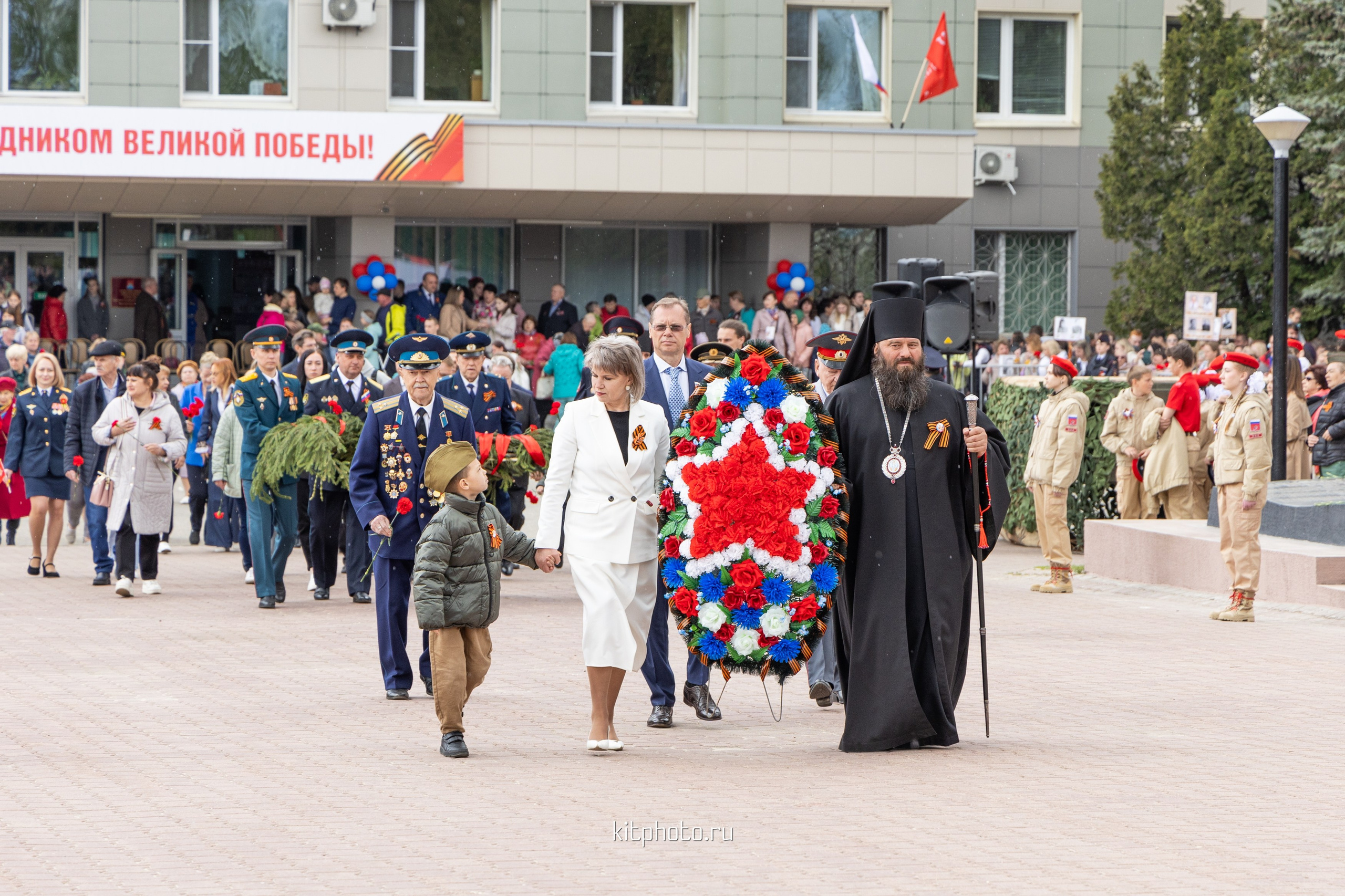 Фотосъёмка Дня Победы 2025 в Городце | Репортаж от KitPhoto. Фотограф Нижний Новгород Мария Китаева