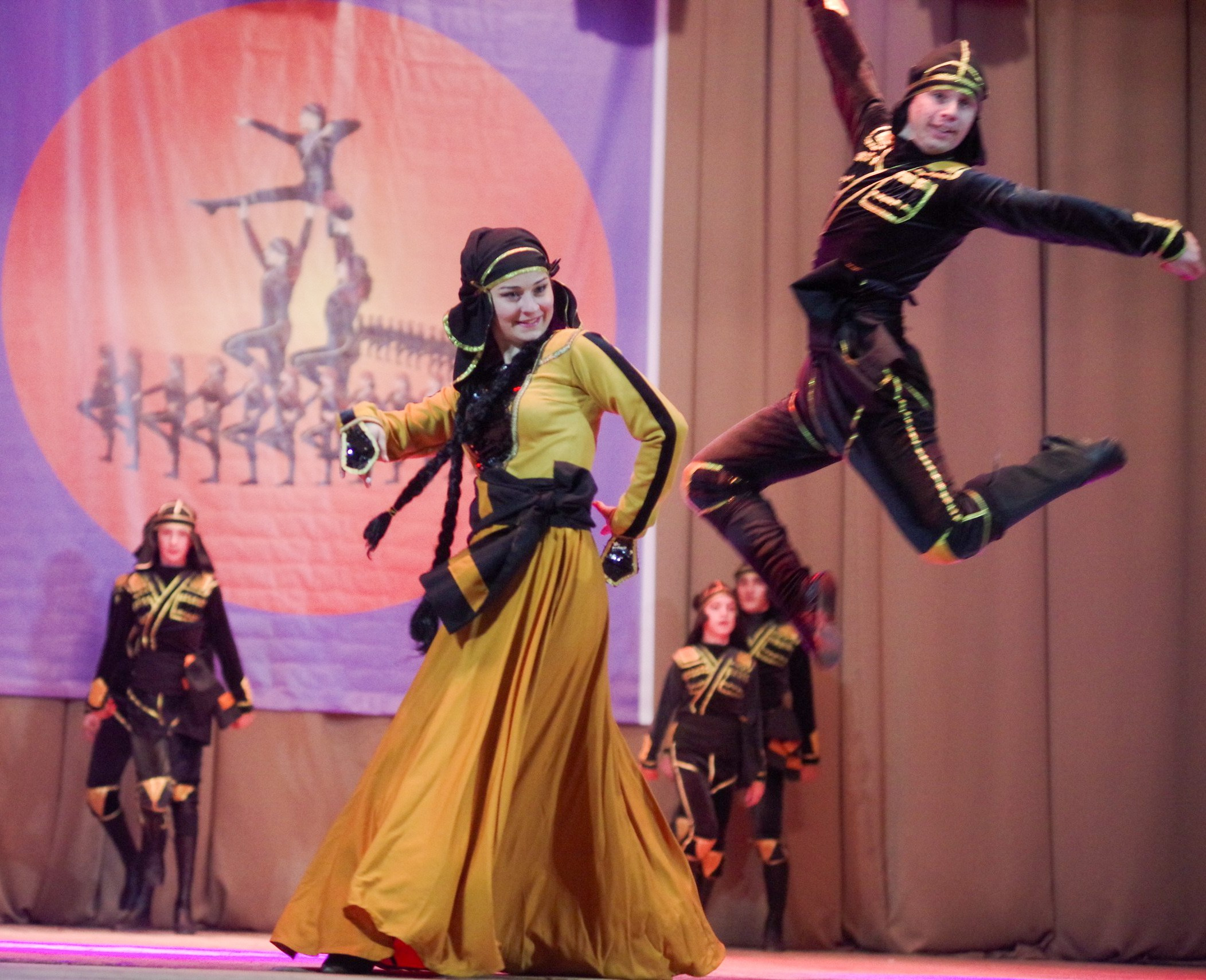 Грузинский танец. Портретный фотограф Денис Милютин