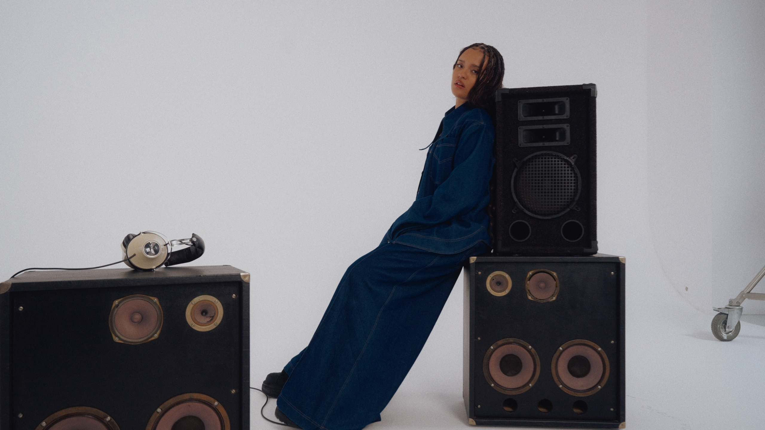 NEONAIL x SARA JAMES. Колорист Кирилл Сокуренко