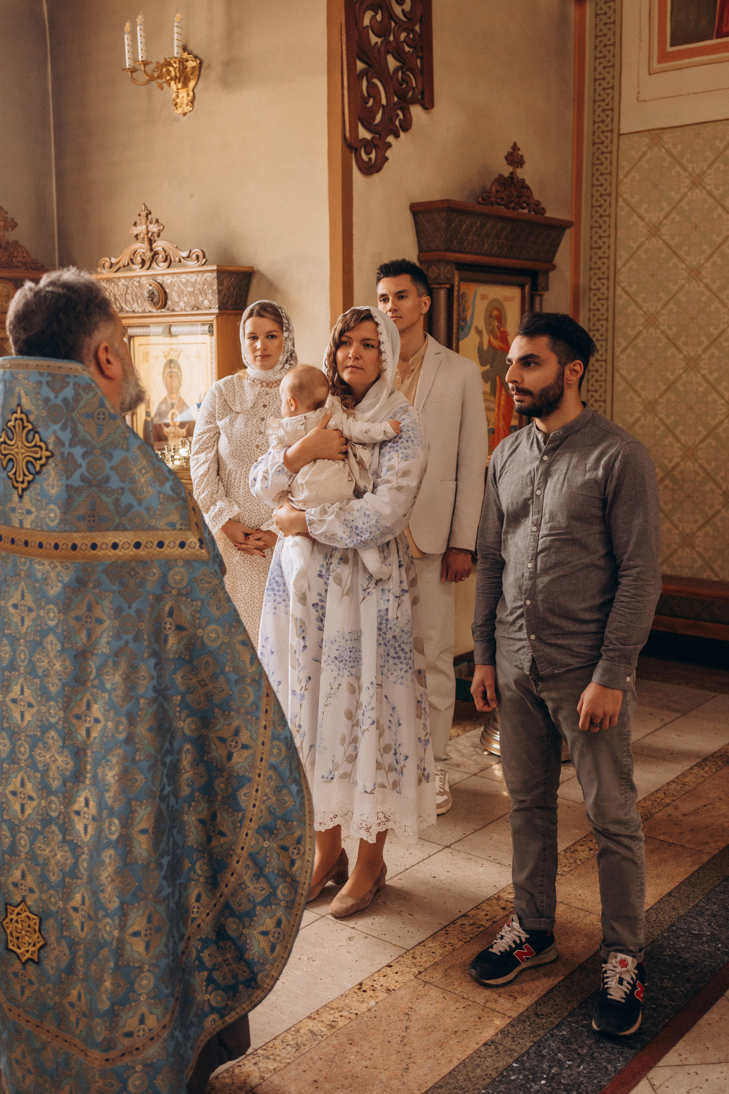 Таинство крещения Ники Церковь Всех Святых, в Земле Российской просиявших, в Новокосино. Семейный и женский фотограф в Москве Коновалова Олеся