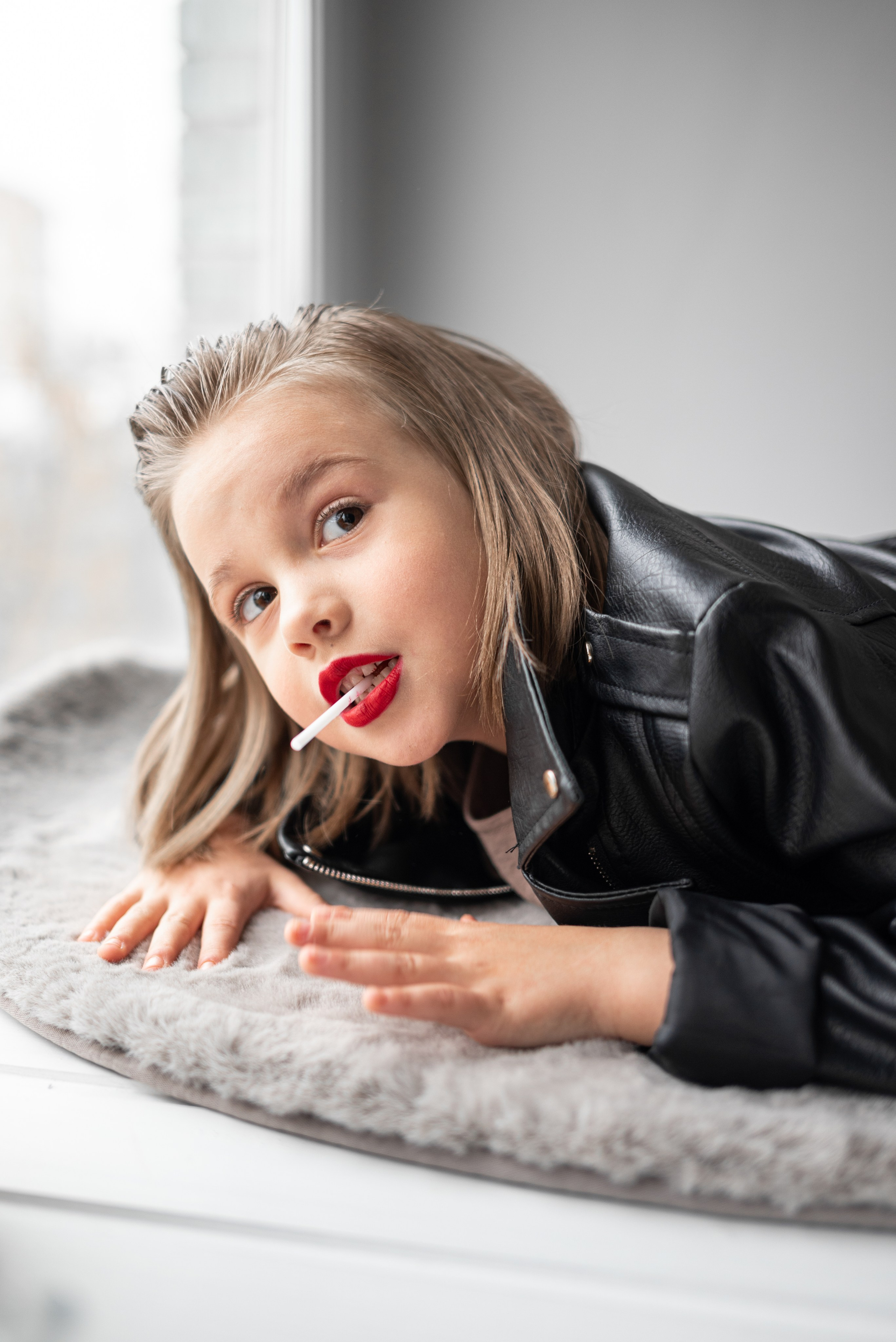 ОКНО. Фотограф Москва Виктория Вишневская актерское / модельное портфолио