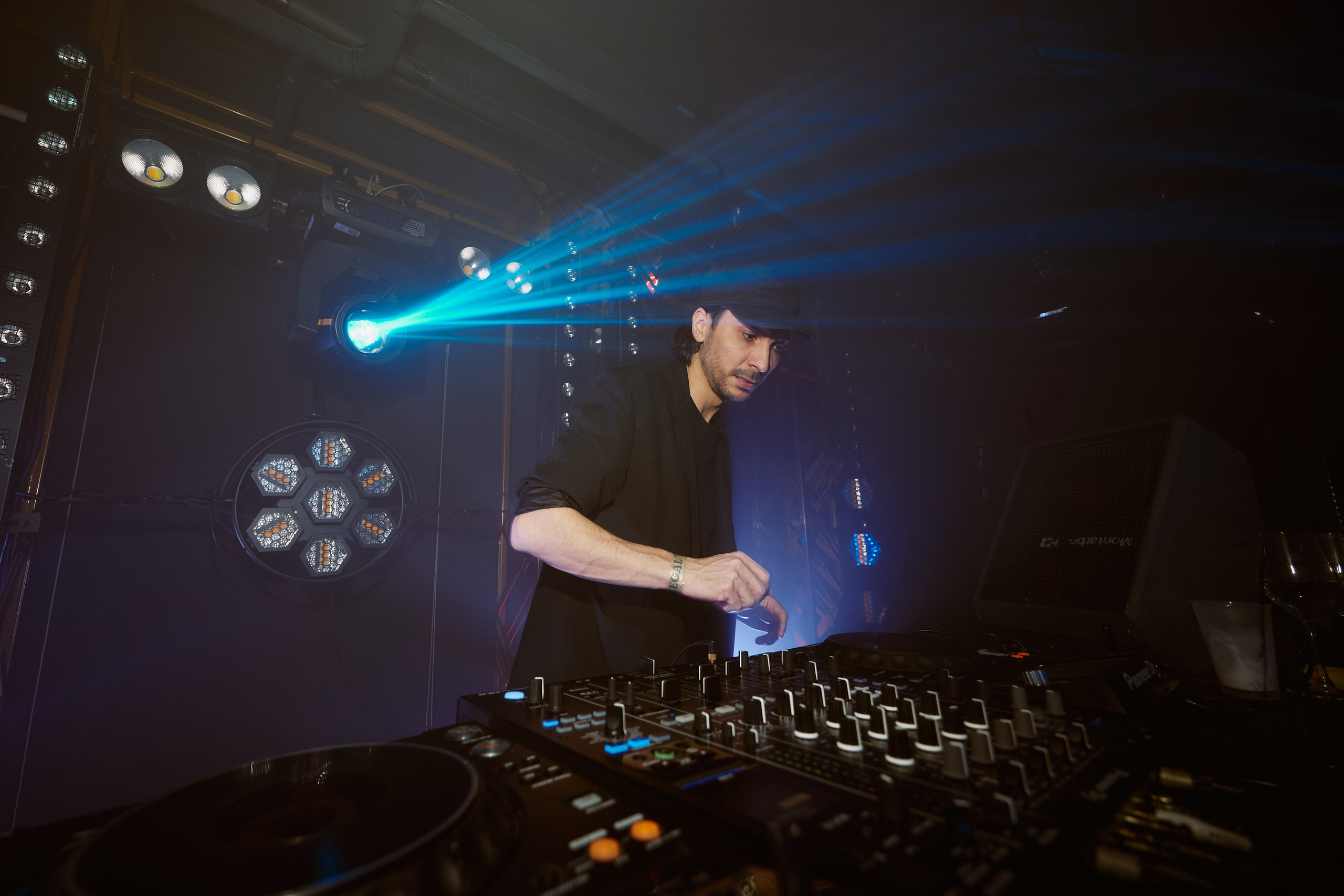 ILLEGAL FRIENDS — MIRAGE [PART III]. СВОИ. ФОТООТЧЕТЫ-СОБЫТИЯ-МЕСТА