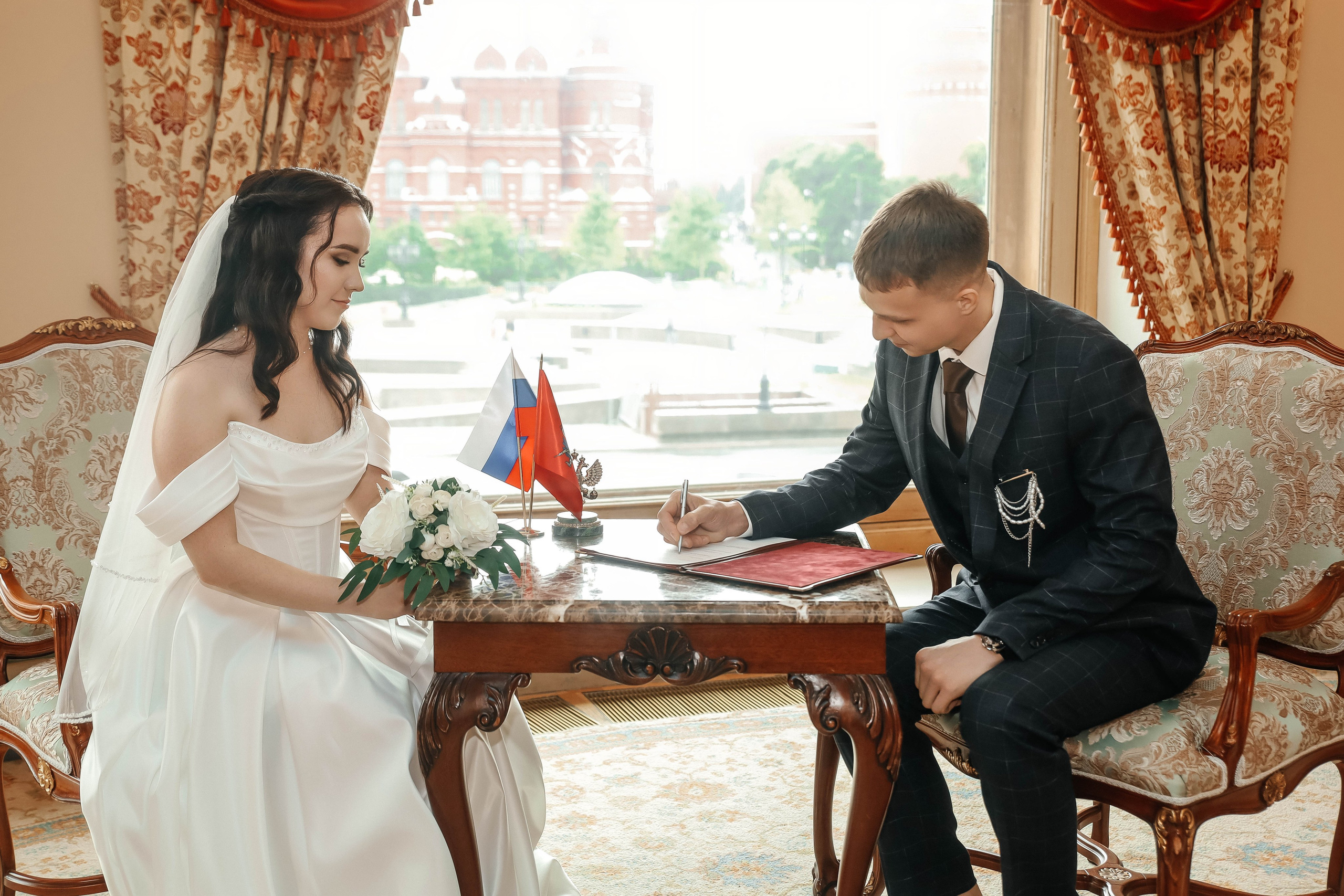 Диана и Егор (гост. Националь). Свадебный и семейный фотограф в Москве