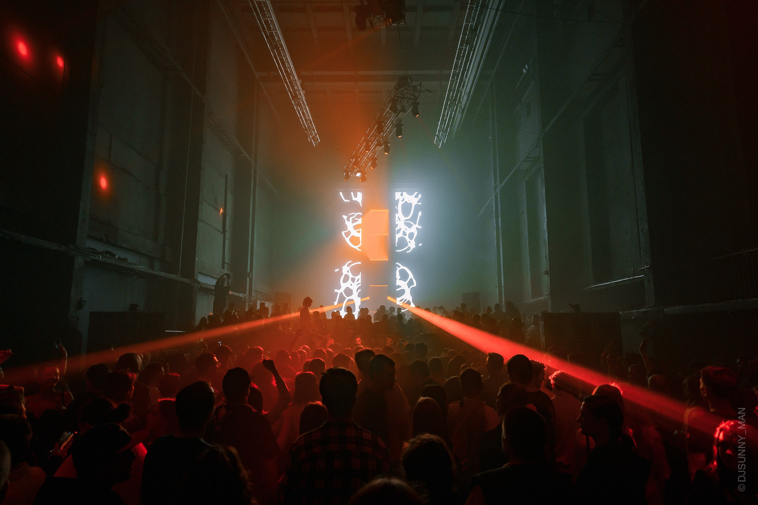 Metro Gorkovskaya ЦЕХ. Sunnyman