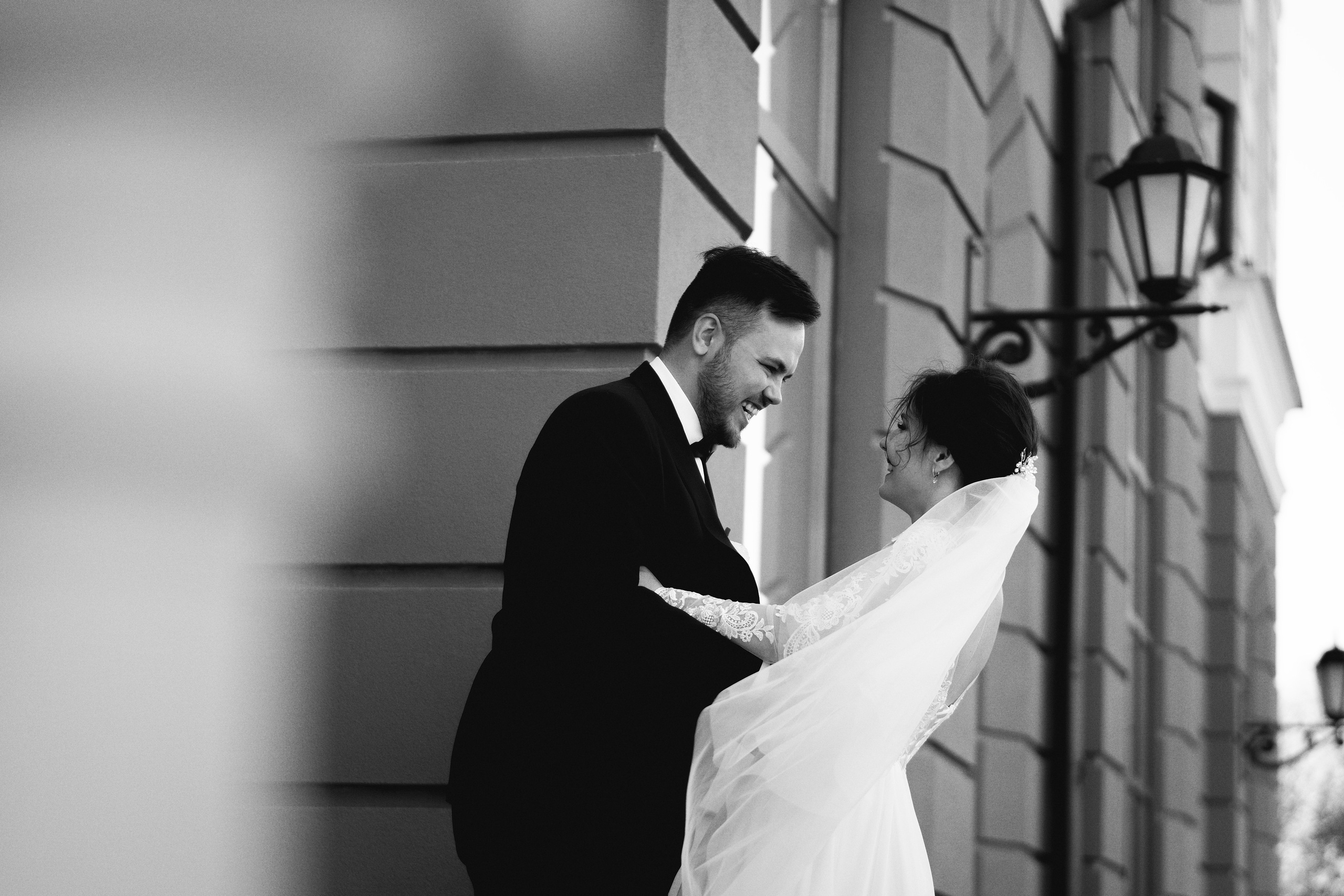 Love story фотосессия на набережной реки Исеть в Екатеринбурге