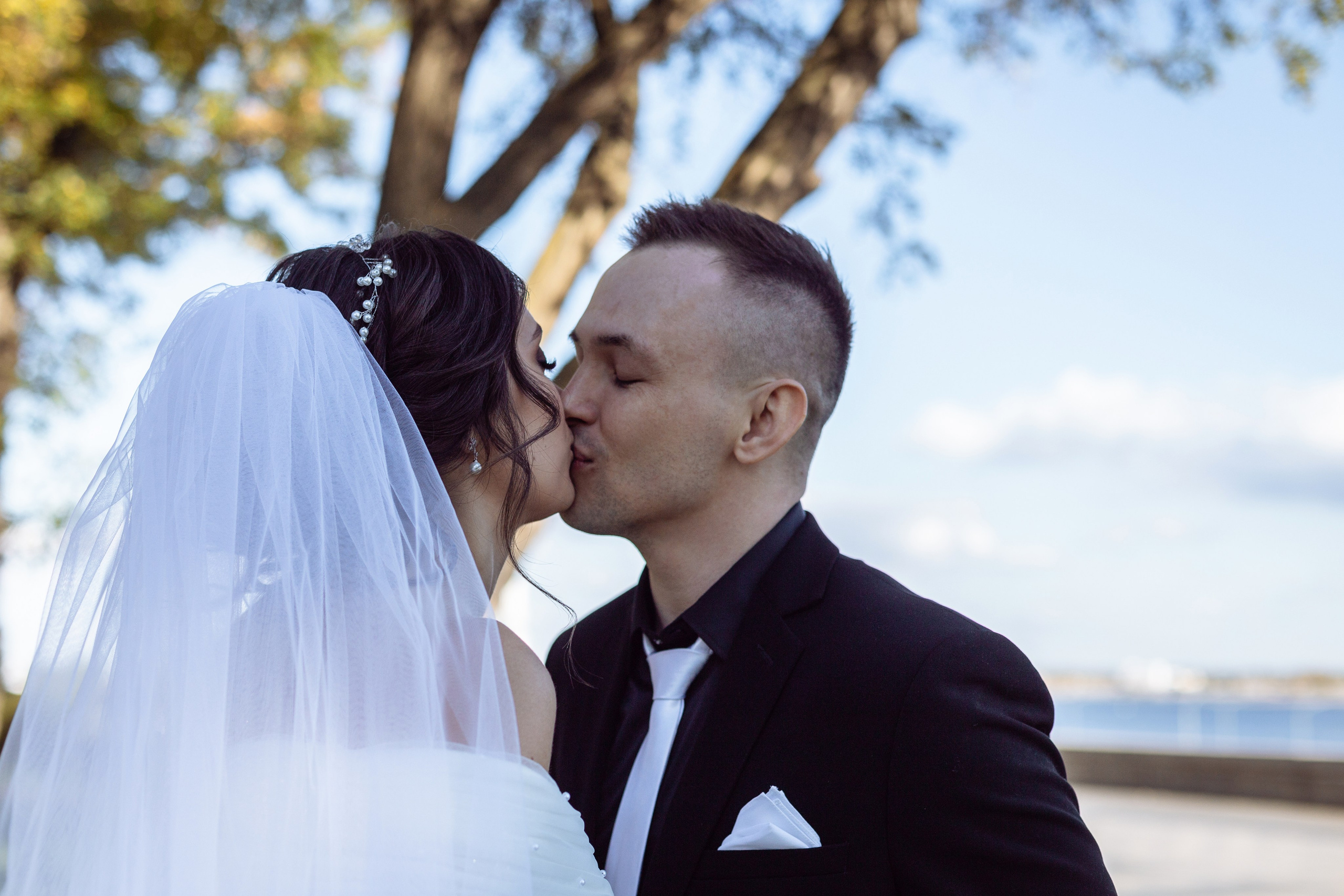 Павел, Мария — фотографии в студии и парке. Событийный фотограф Максим Бескоровайновнов