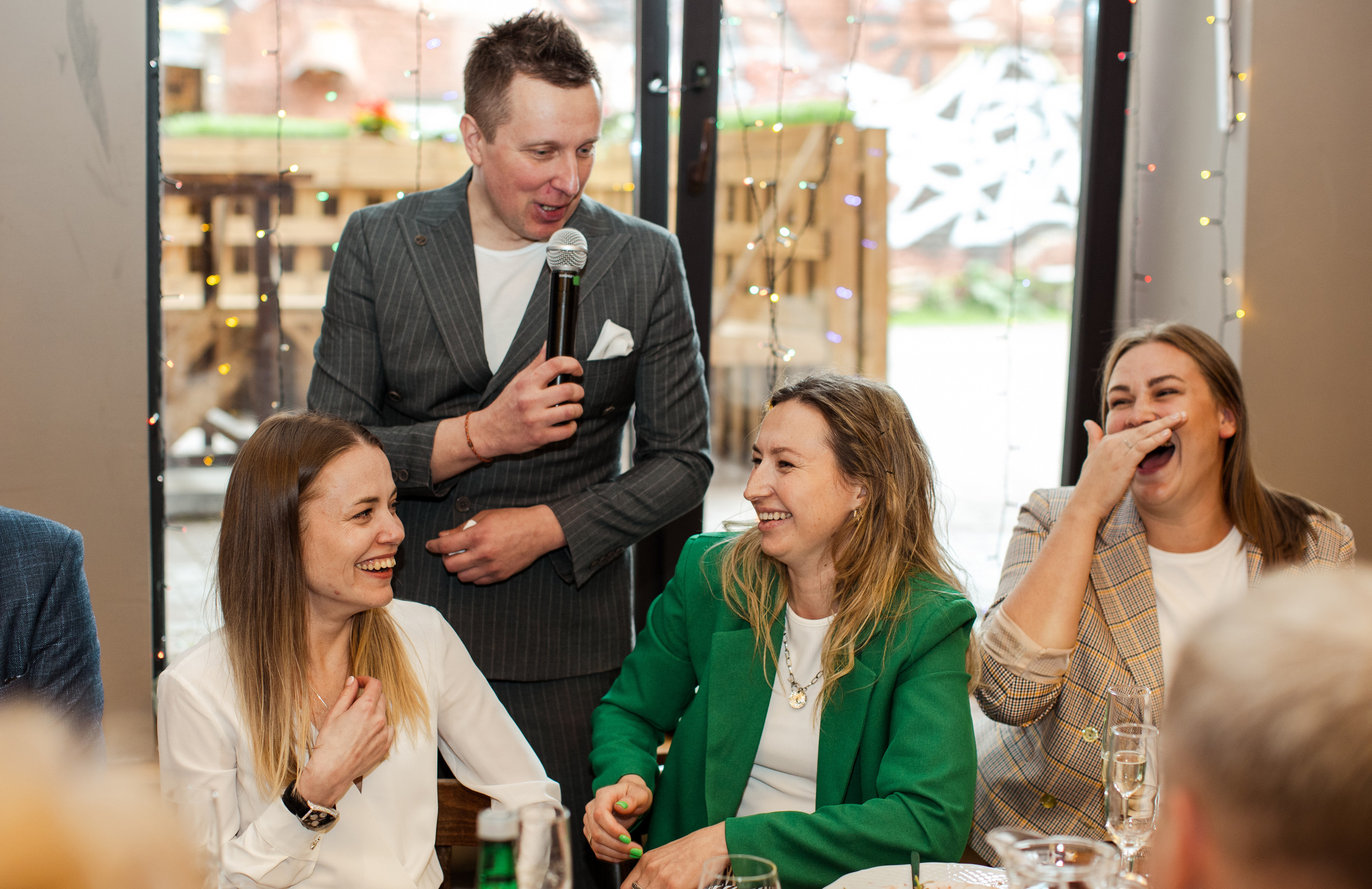 Артём и Индира. Ведущий на свадьбу в Москве Зубков Алексей