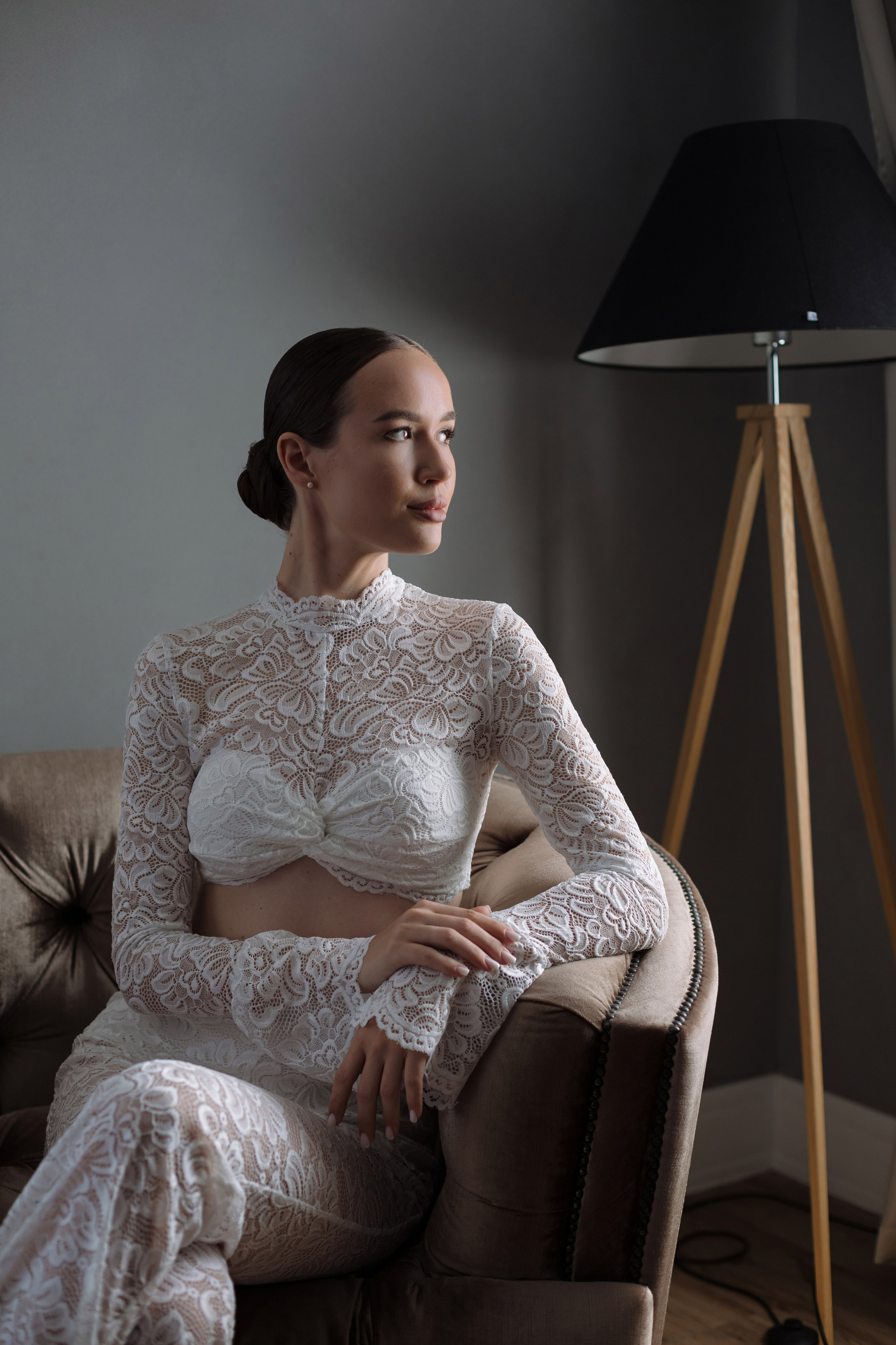 Свадебный портрет невесты во время сборов в Golden Horse, Таганрог — работа свадебного фотографа