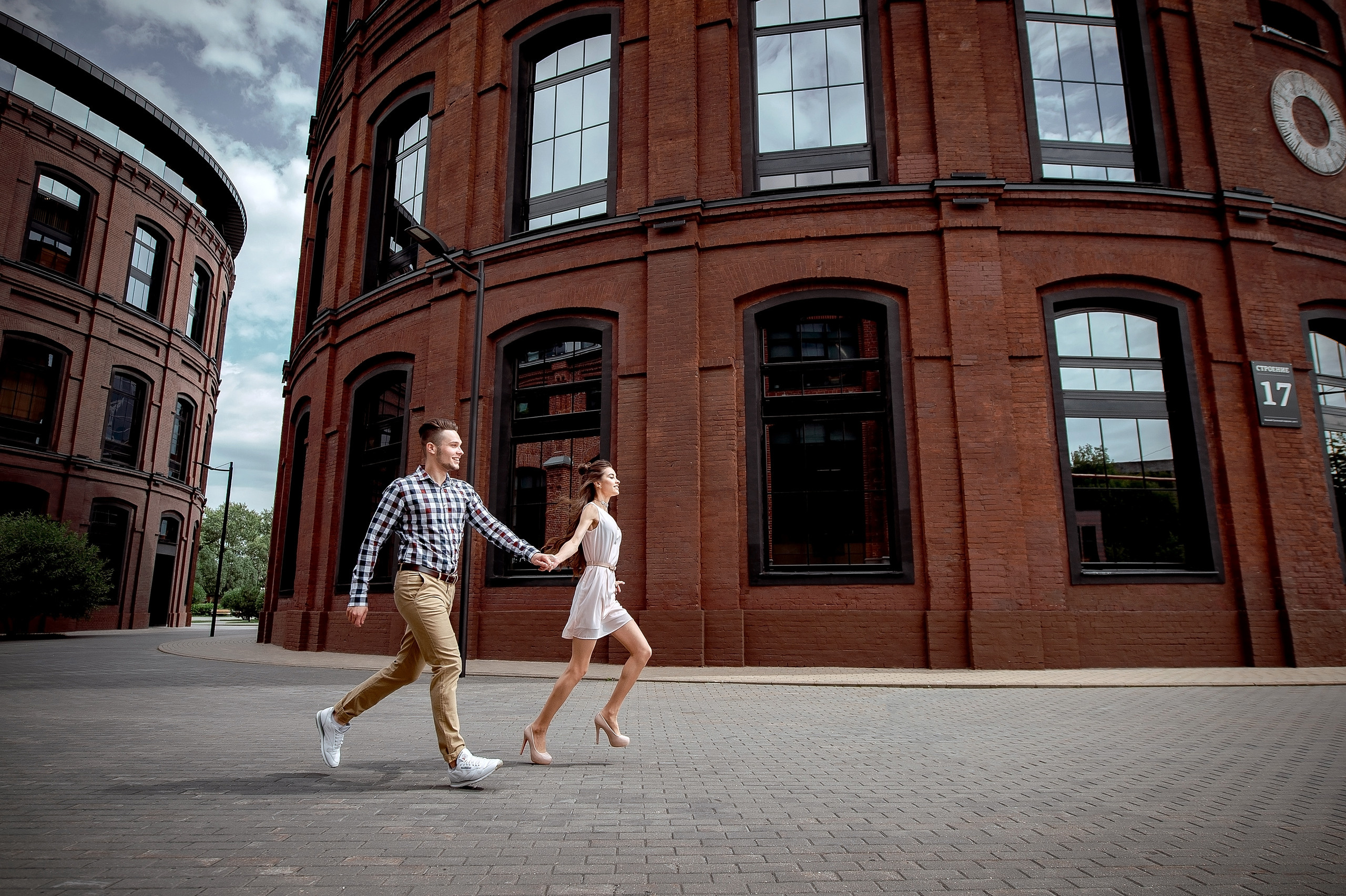 Маша и Вова, Москва, завод Арма. Свадебный и семейный фотограф Виктория Носачёва. Щелково, Москва и МО