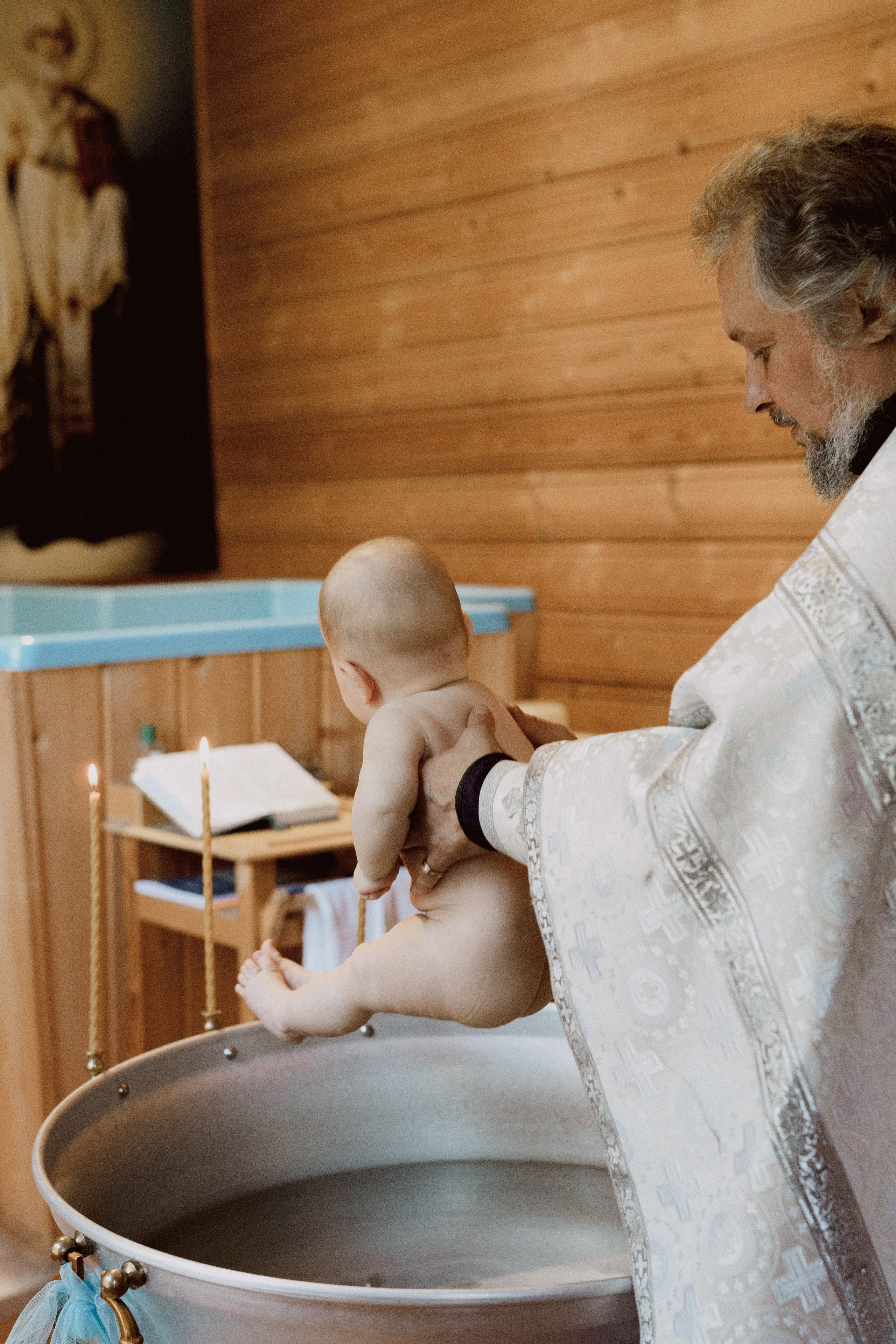 Крещение в храме Св. Спиридона Тримифунтского г. Ломоносов. Семейный фотограф и видеограф Алёна Ким