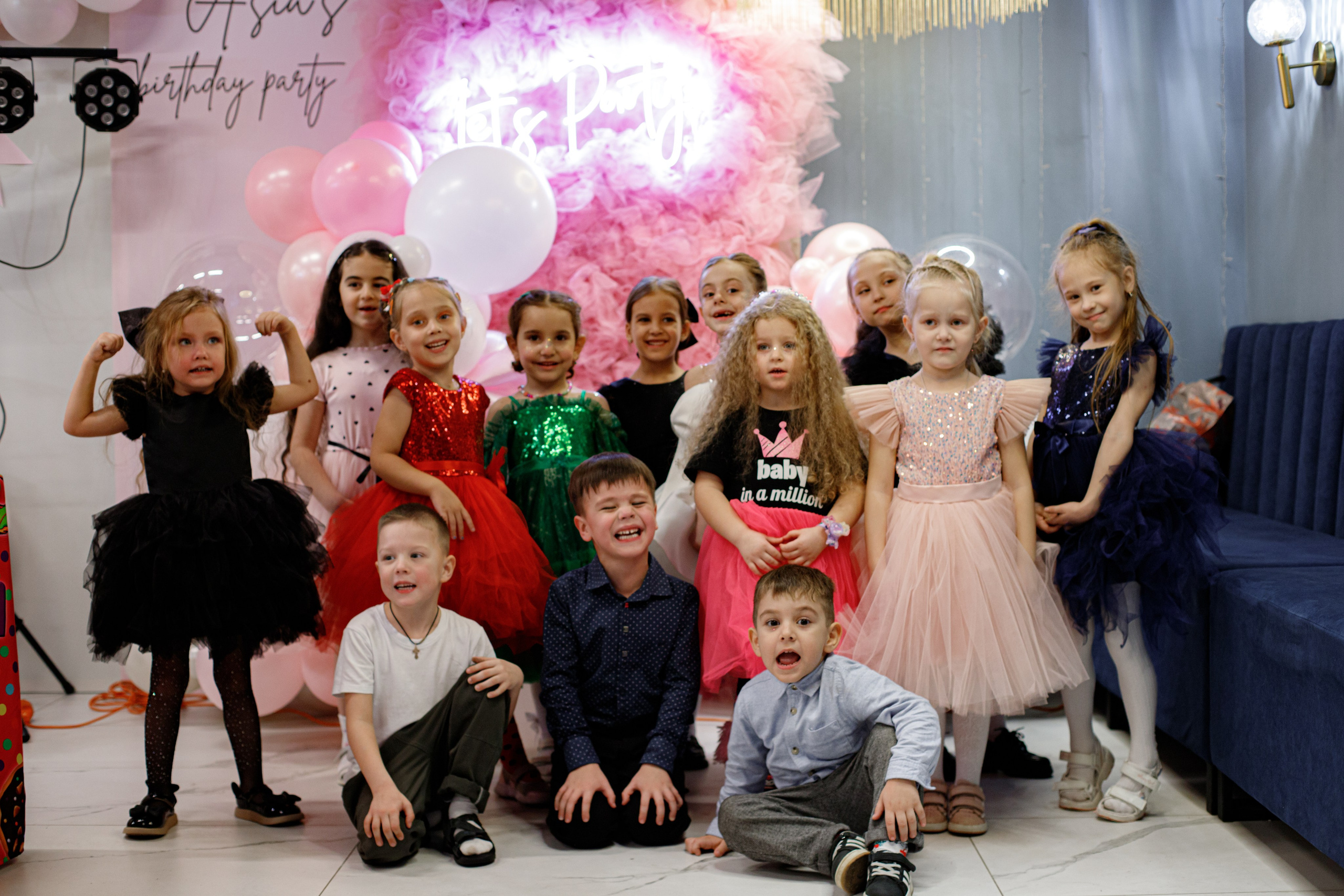 ASIA'S BIRTHDAY PARTY. Photokarish