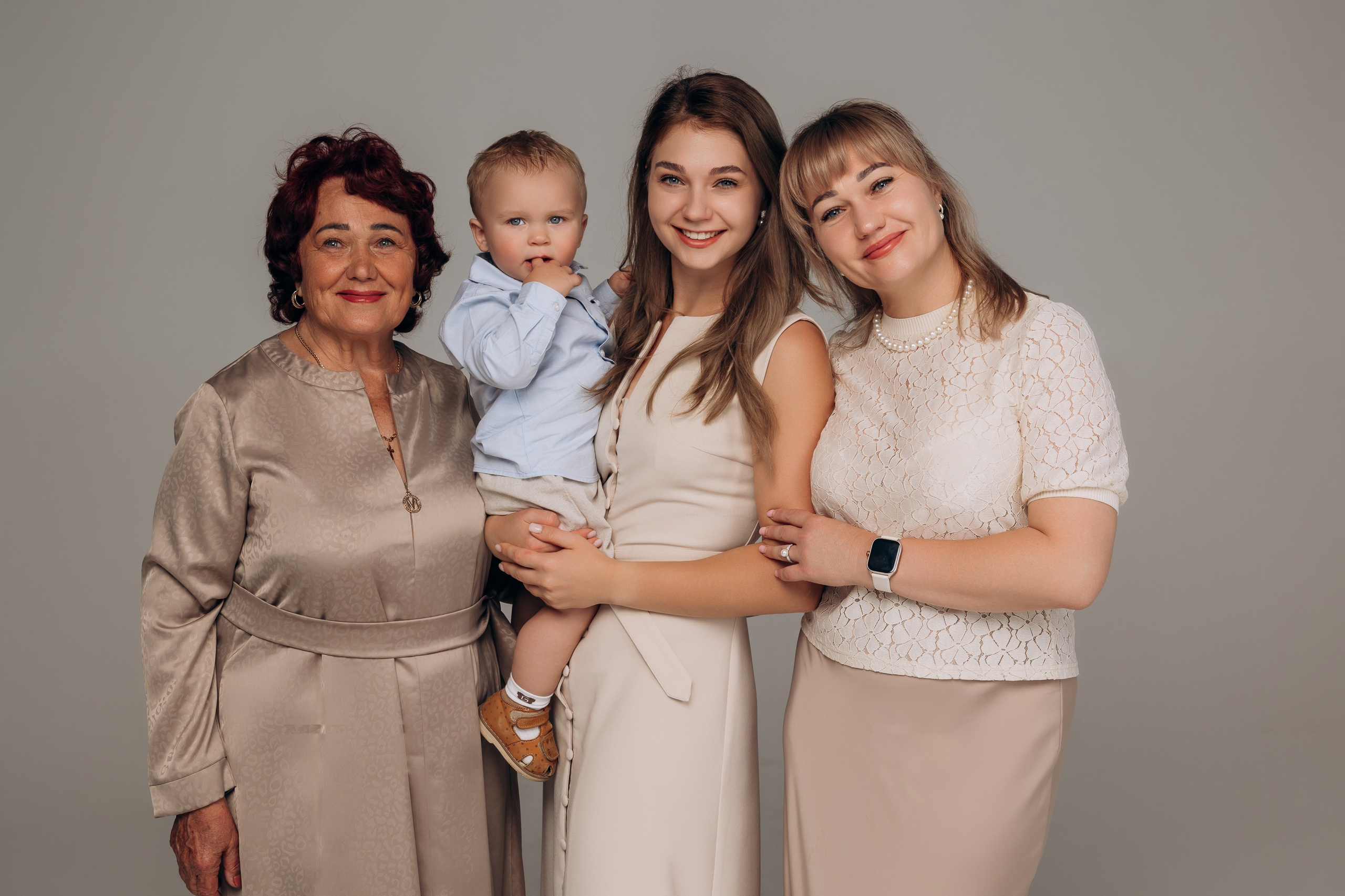 Анастасия и семья. Фотостудия Нюд. Фотограф в Калининграде свадебная фотография, репортажная, фотосессии