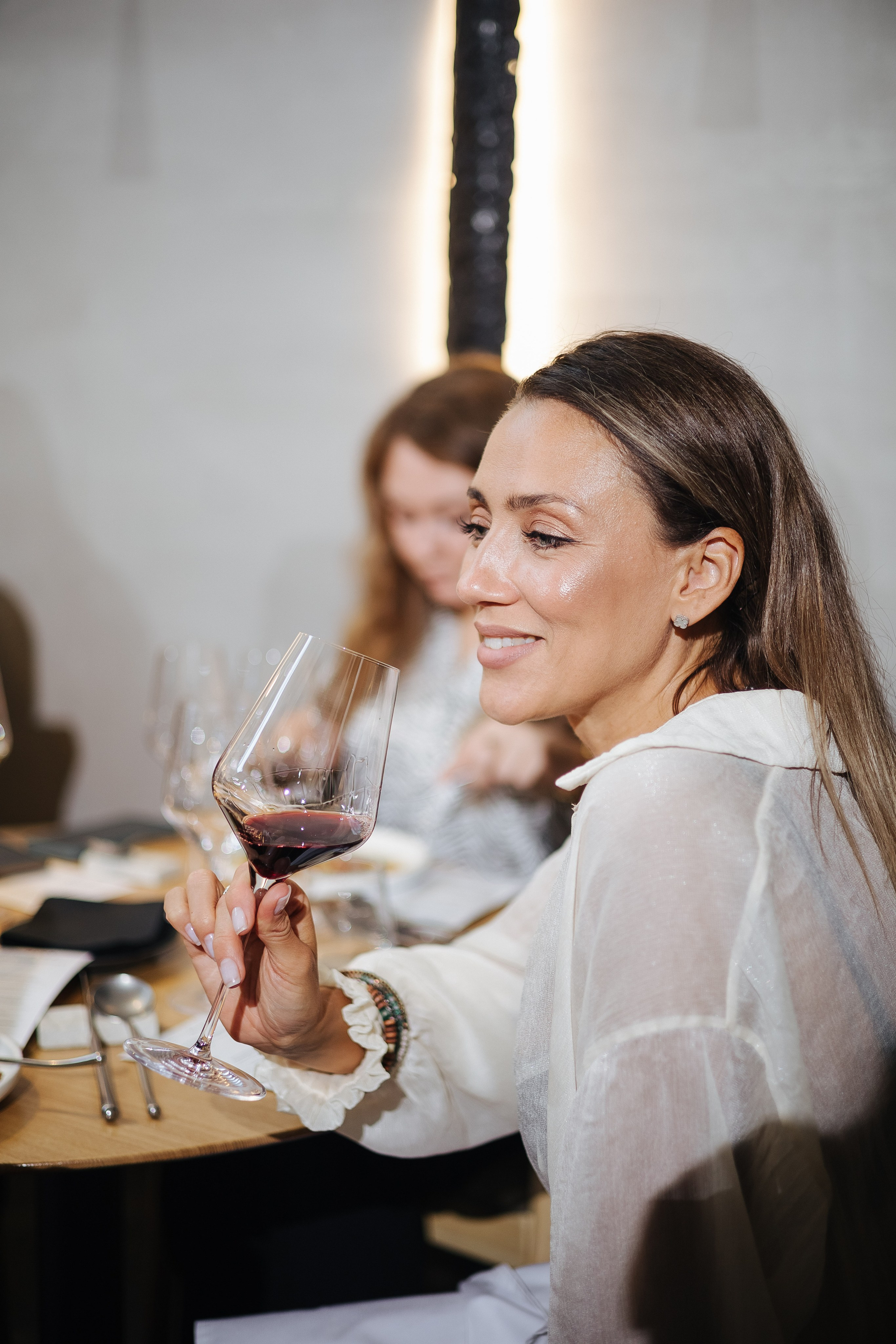 Презентация открытия магазина женской одежды GLVR в ресторане Fresco. Фотограф в Красноярске Надежда Воскресенская