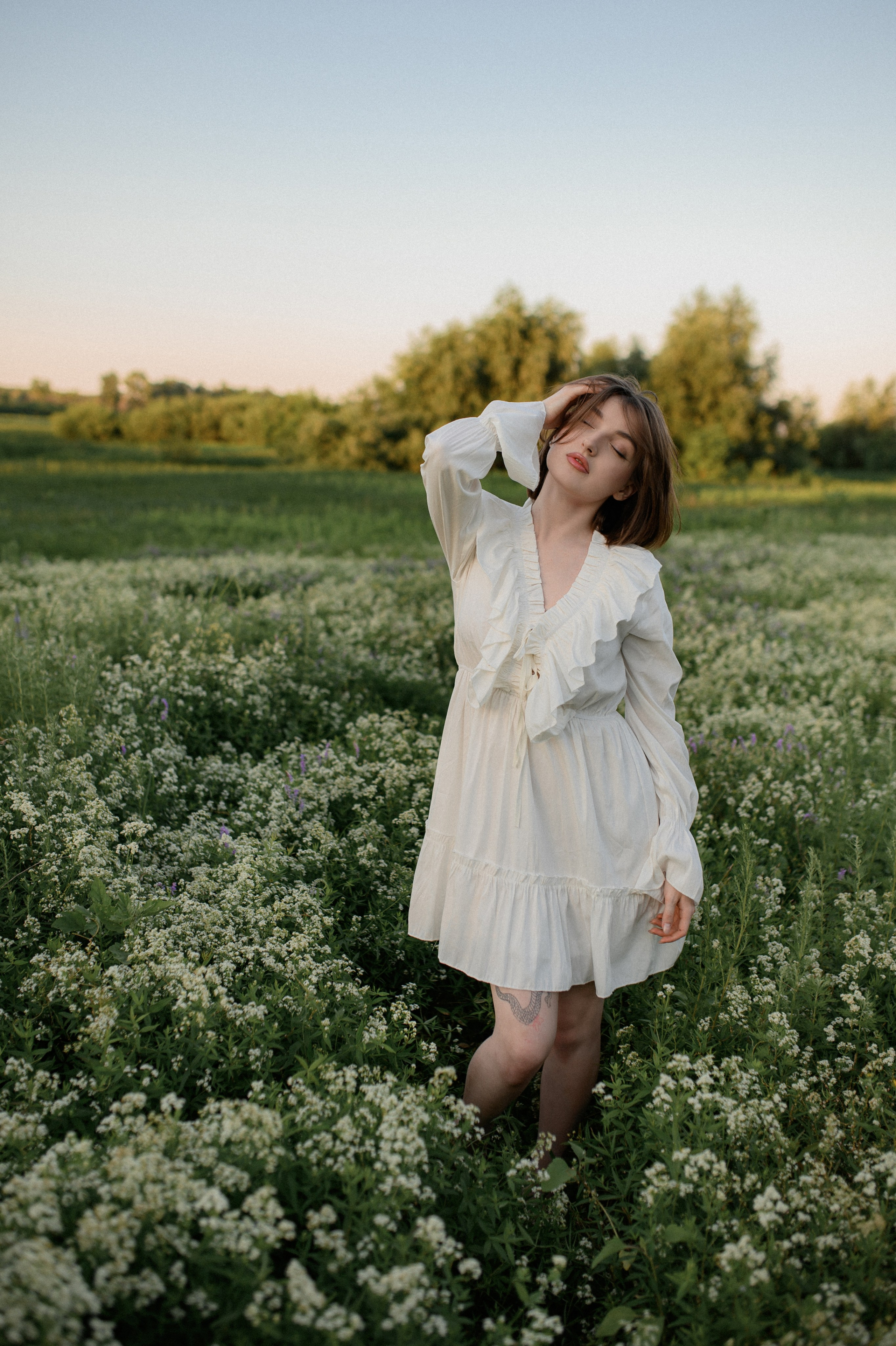 Полина и поле. Www.ostermiller.ru