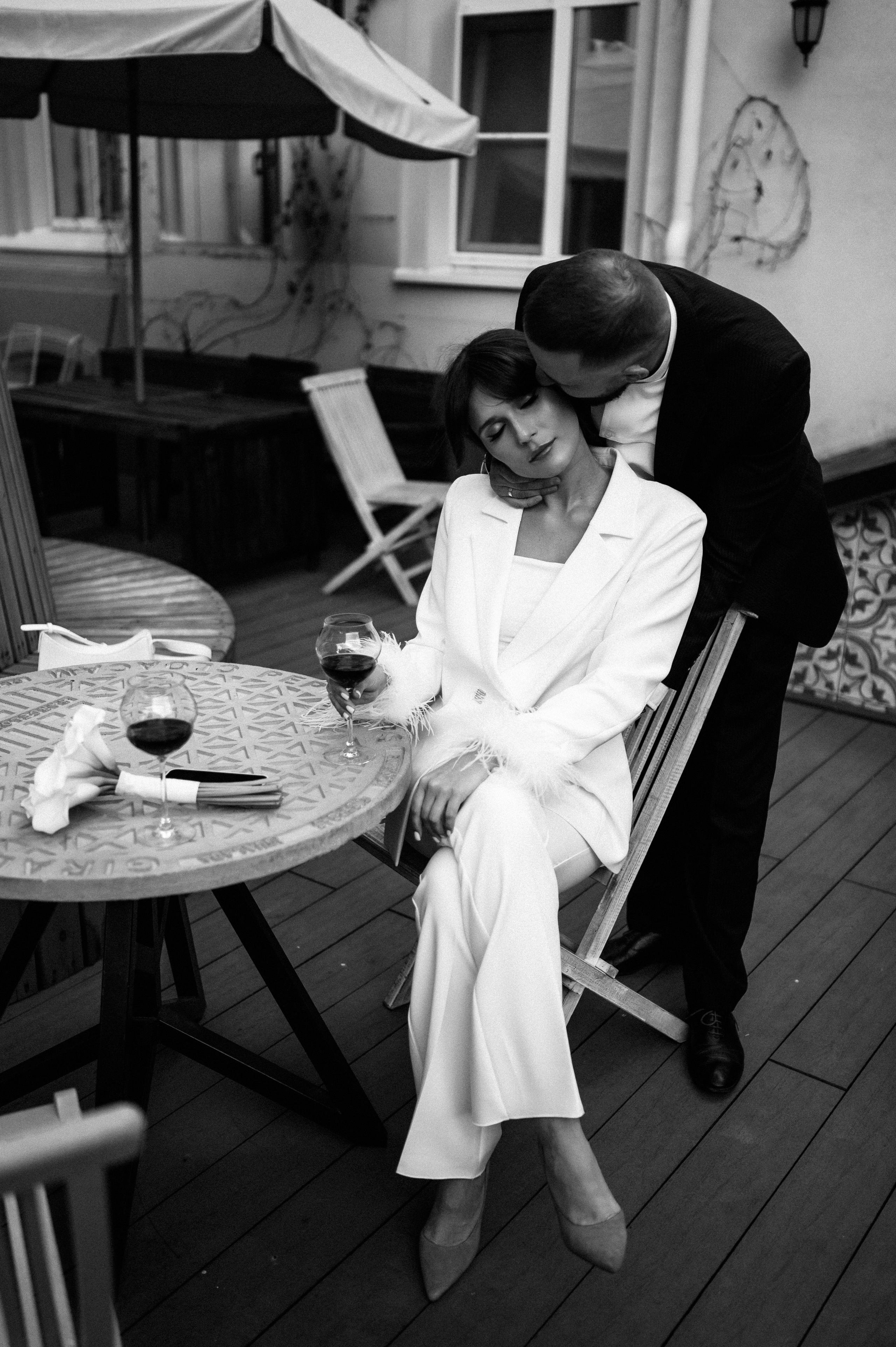 Astrakhan street wedding. Wedding photographer