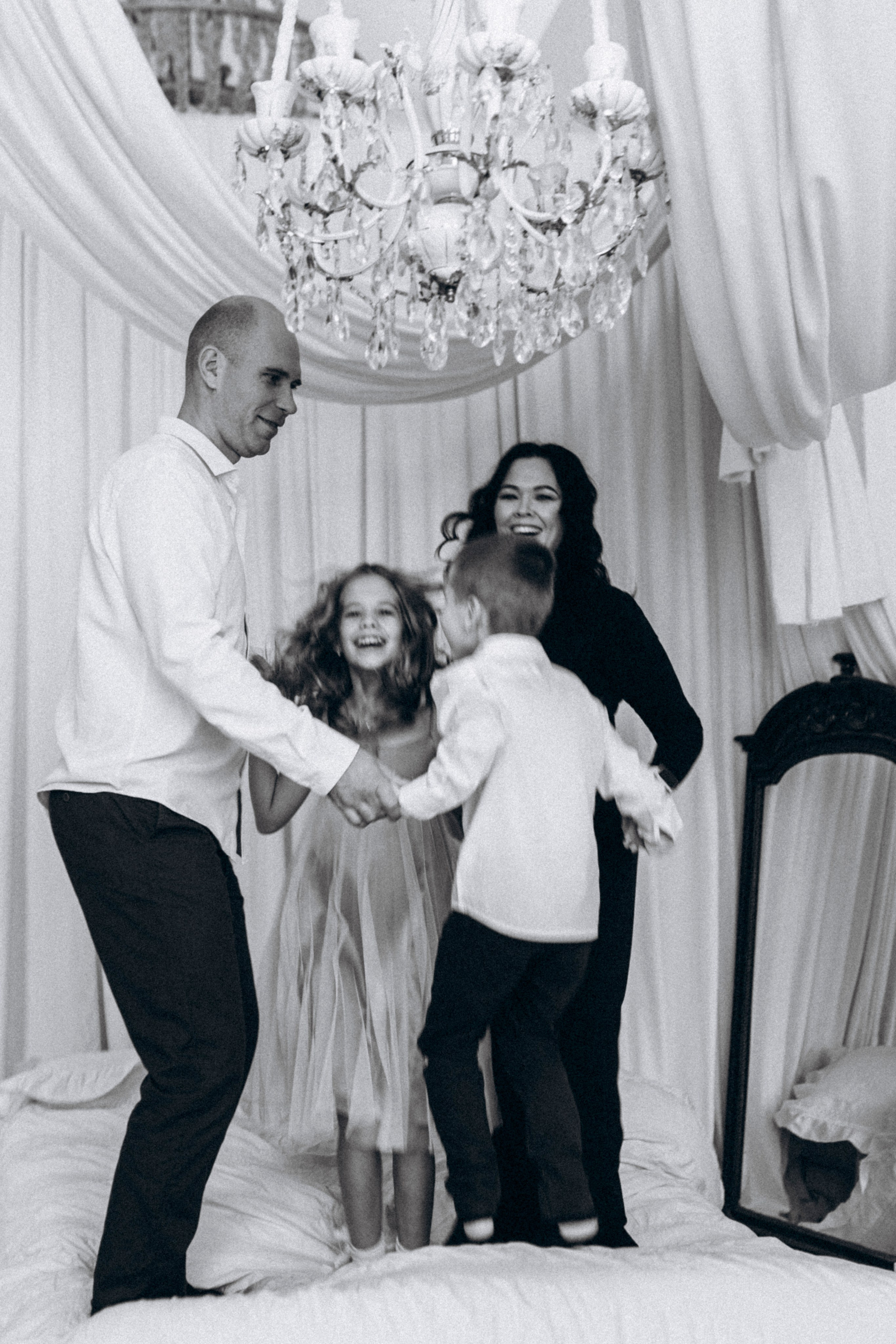 Студийная семейная фотосессия. Семейный и детский фотограф в Рязани Васюгова Мария