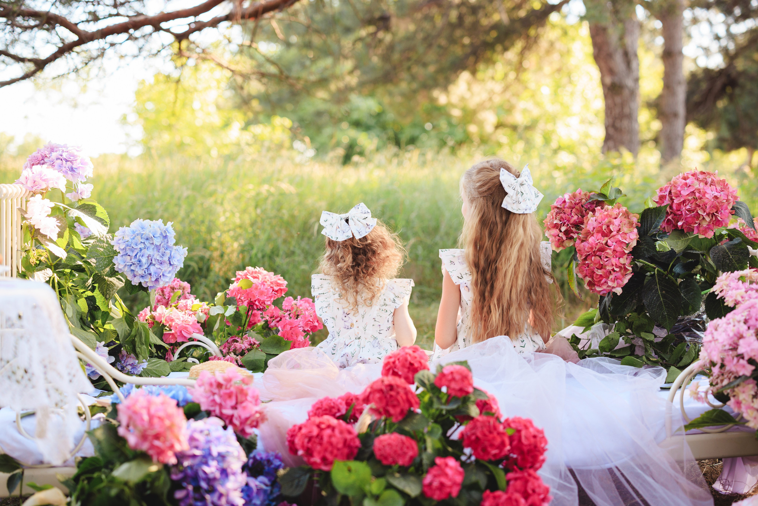 Цветочная кровать с кроликами. Семейный и детский фотограф в Краснодаре Анна Трашкова