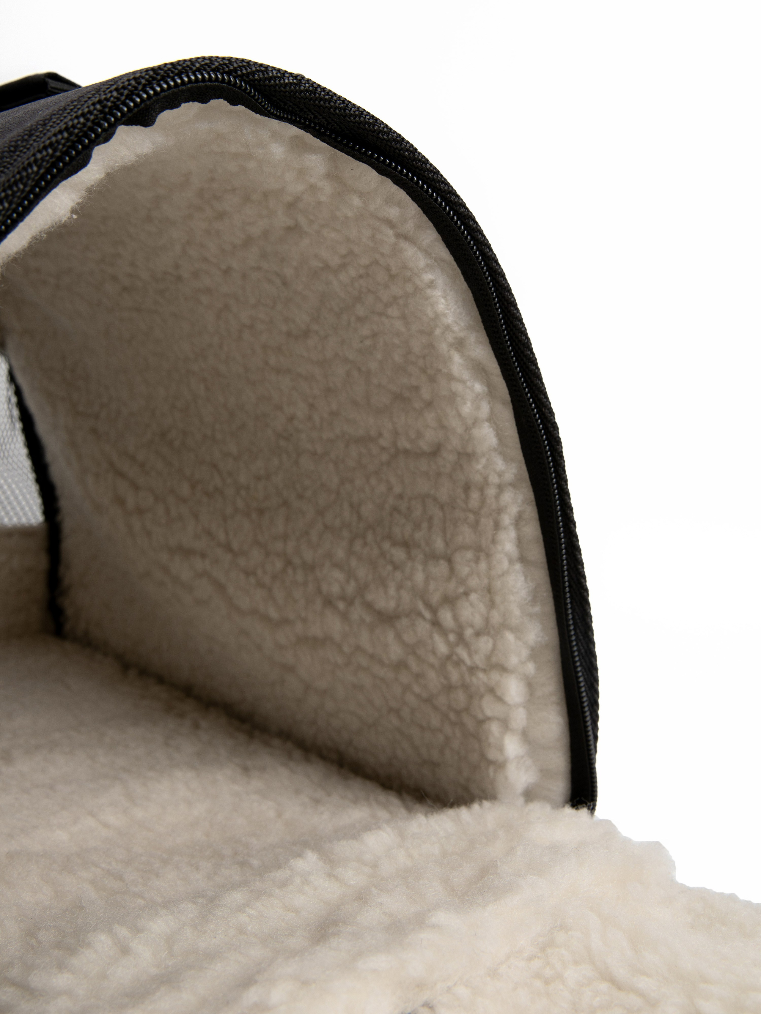 Сумки для собак. Фотостудия предметной и модельной съёмки для маркетплейсов