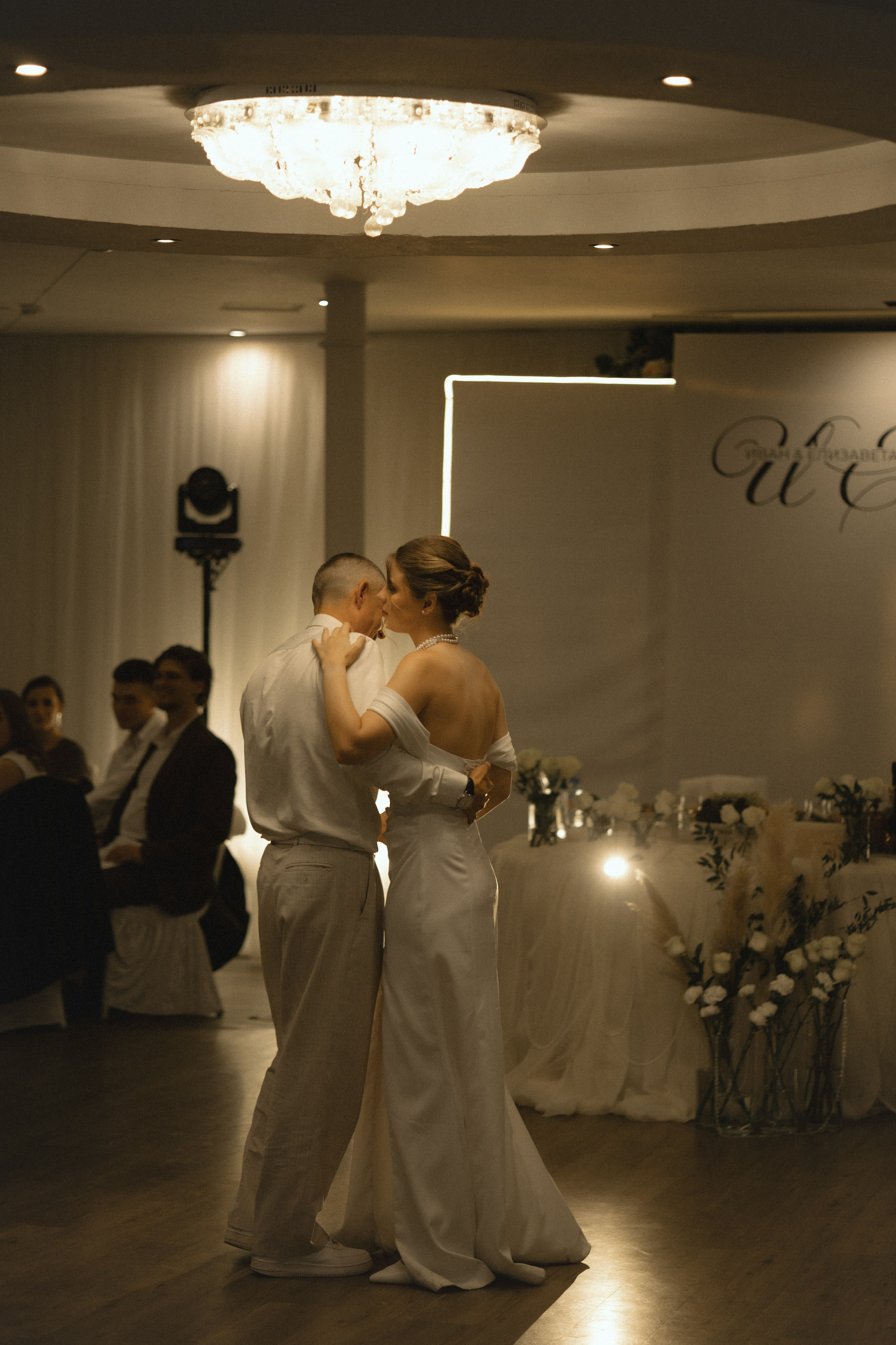 L | V. Свадебный и портретный фотограф в Новосибирске Любовь Исакова