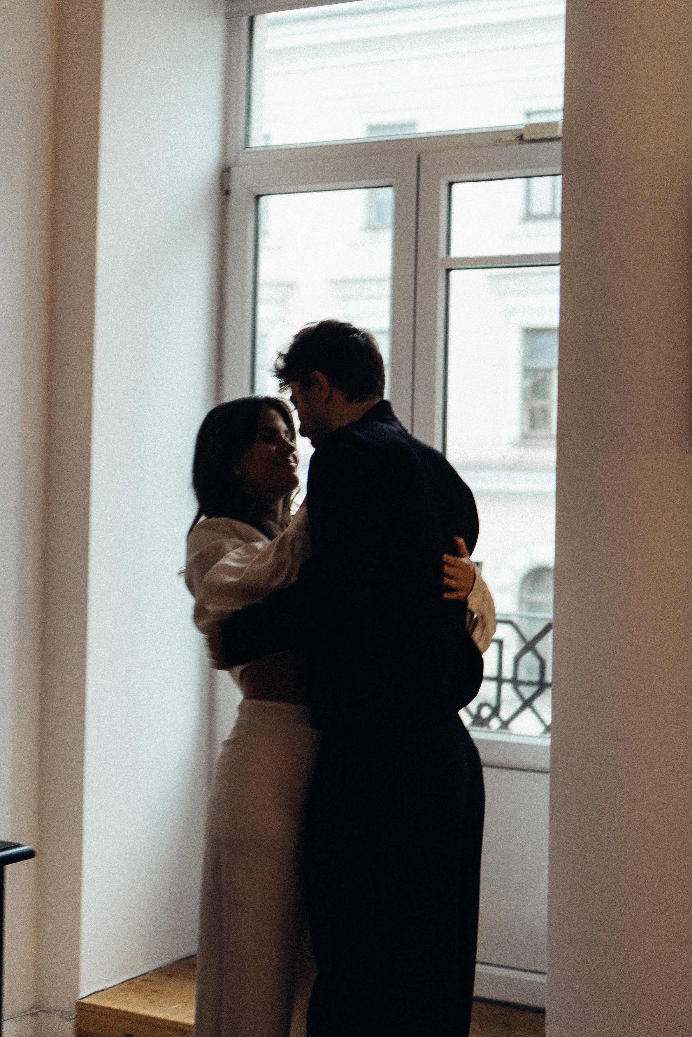 УТРО ЖЕНИХА И НЕВЕСТЫ В ПИТЕРСКОЙ КВАРТИРЕ И СЬЕМКА С СВАДЕБНЫХ ОБРАЗАХ. Профессиональный фотограф, Санкт-Петербург — Виктория Богомолова