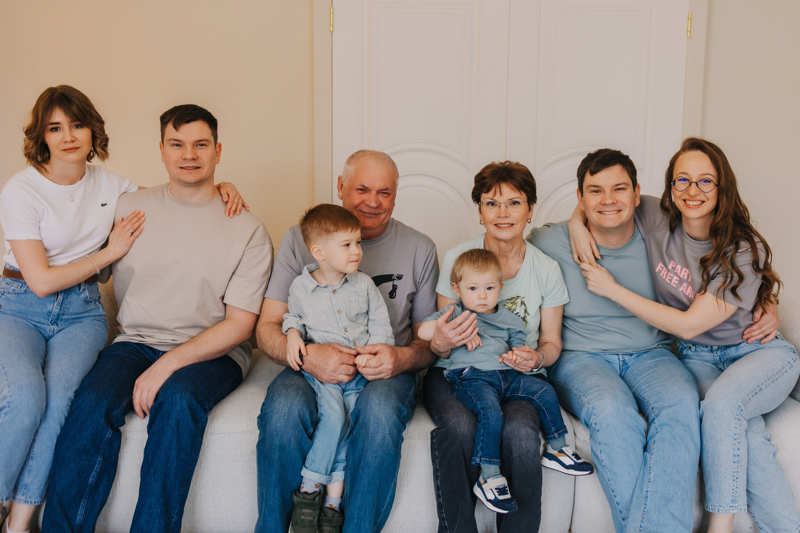Большая семья. Домашняя фотосессия