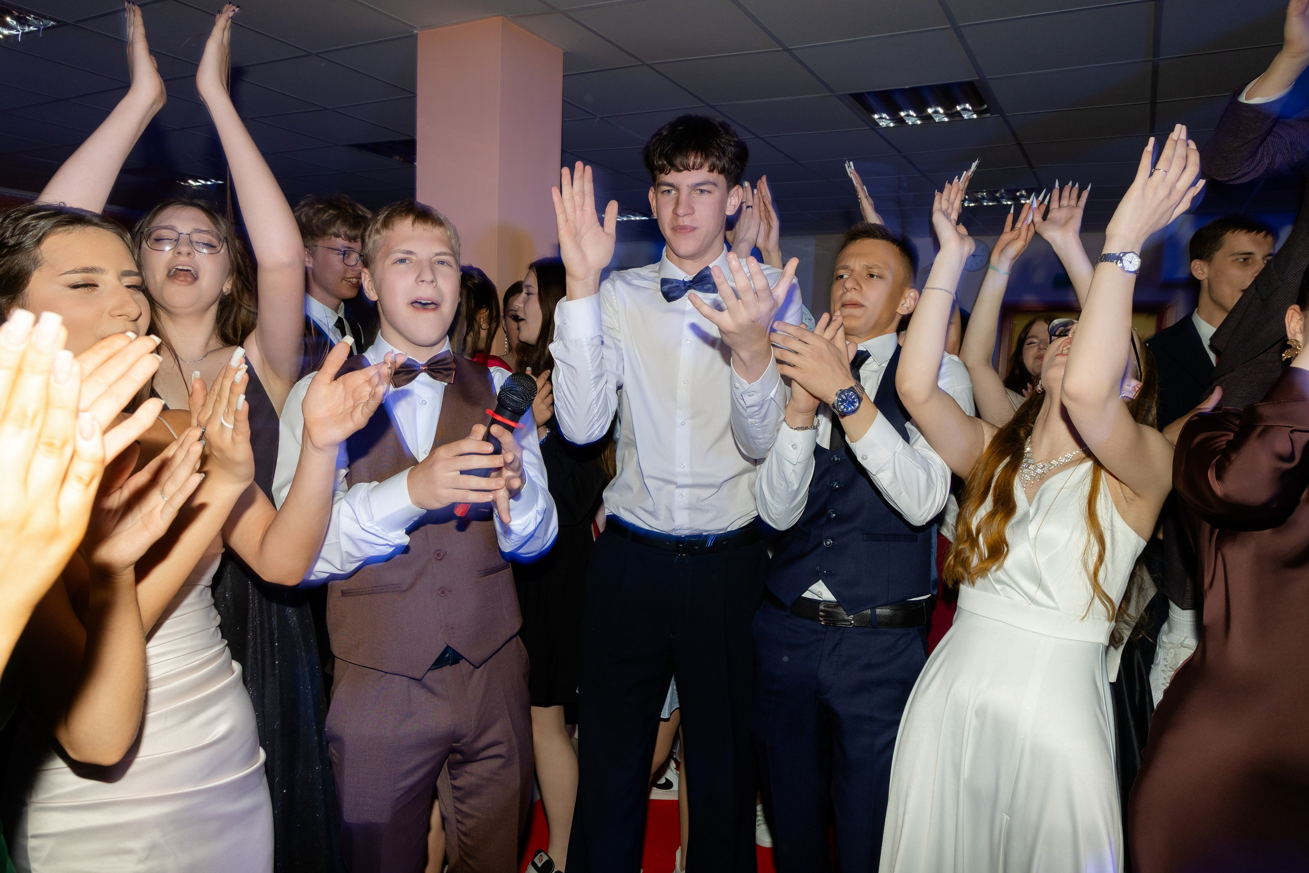 Школьный выпускной 2025 год в Минске, Беларуси. Свадебный фотограф в Минске/Беларуси Сергей Спиридонов