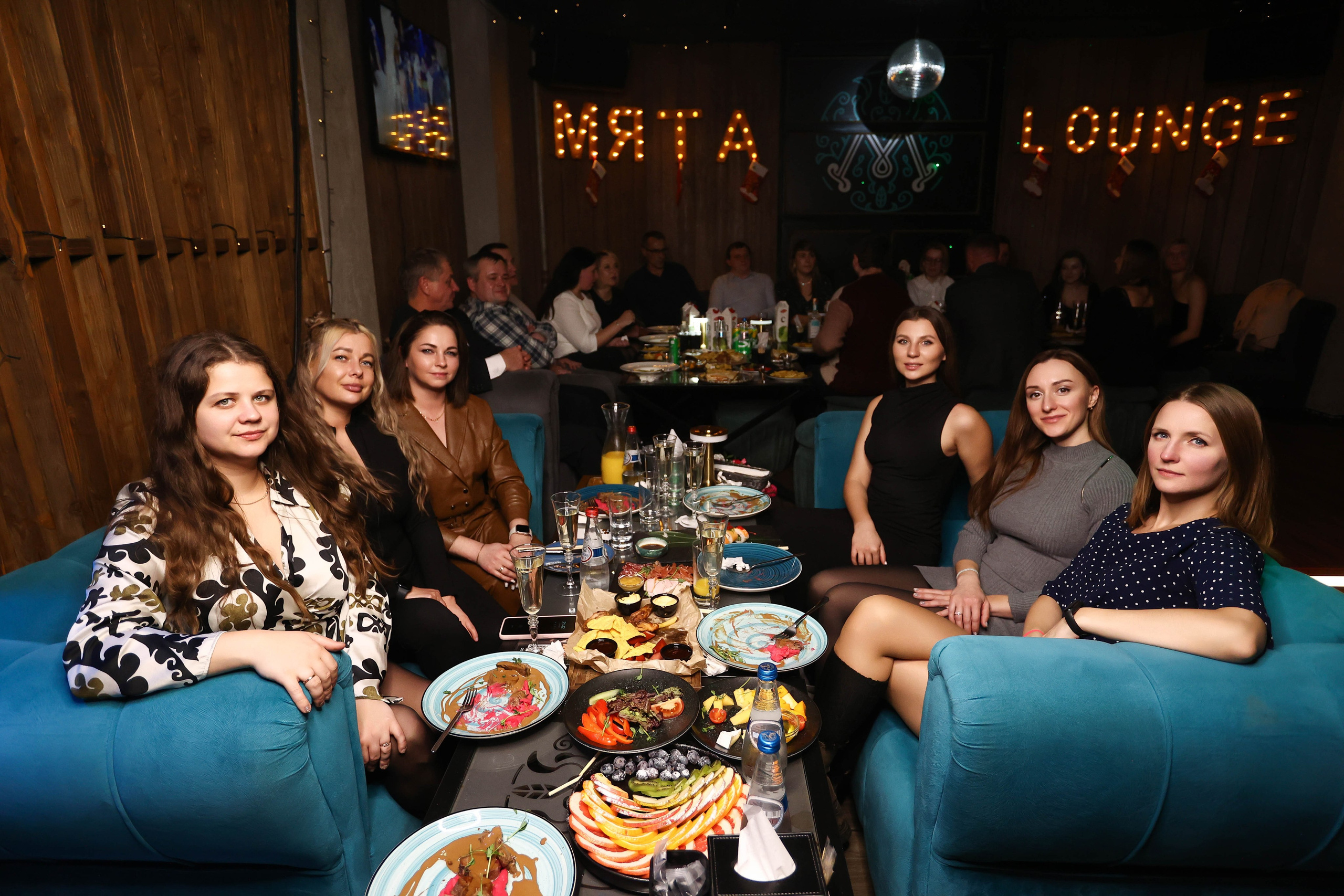 22/12/23 Новогоднее караоке в Мята Спортивная. Мята Спортивная — Кальянная, караоке, бар в Минске