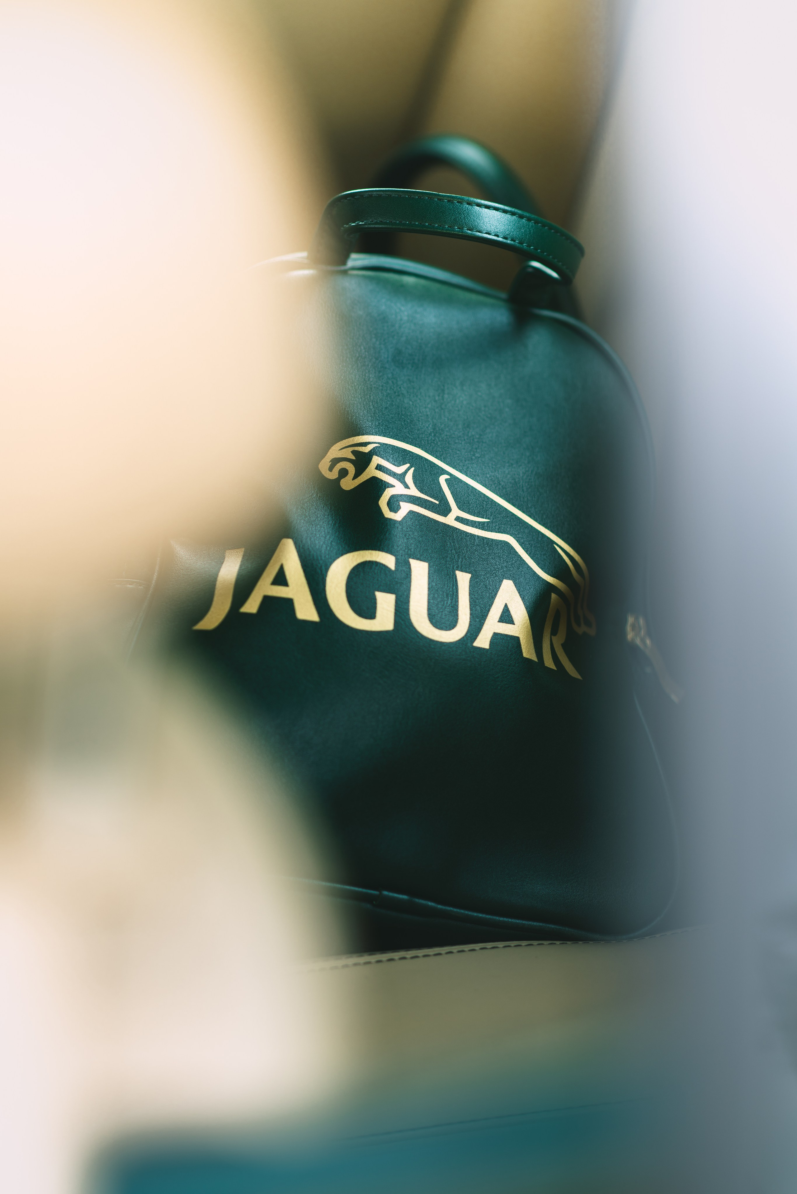 Jaguar XKR в Москве. Жуков Илья  свадебный фотограф в Москве