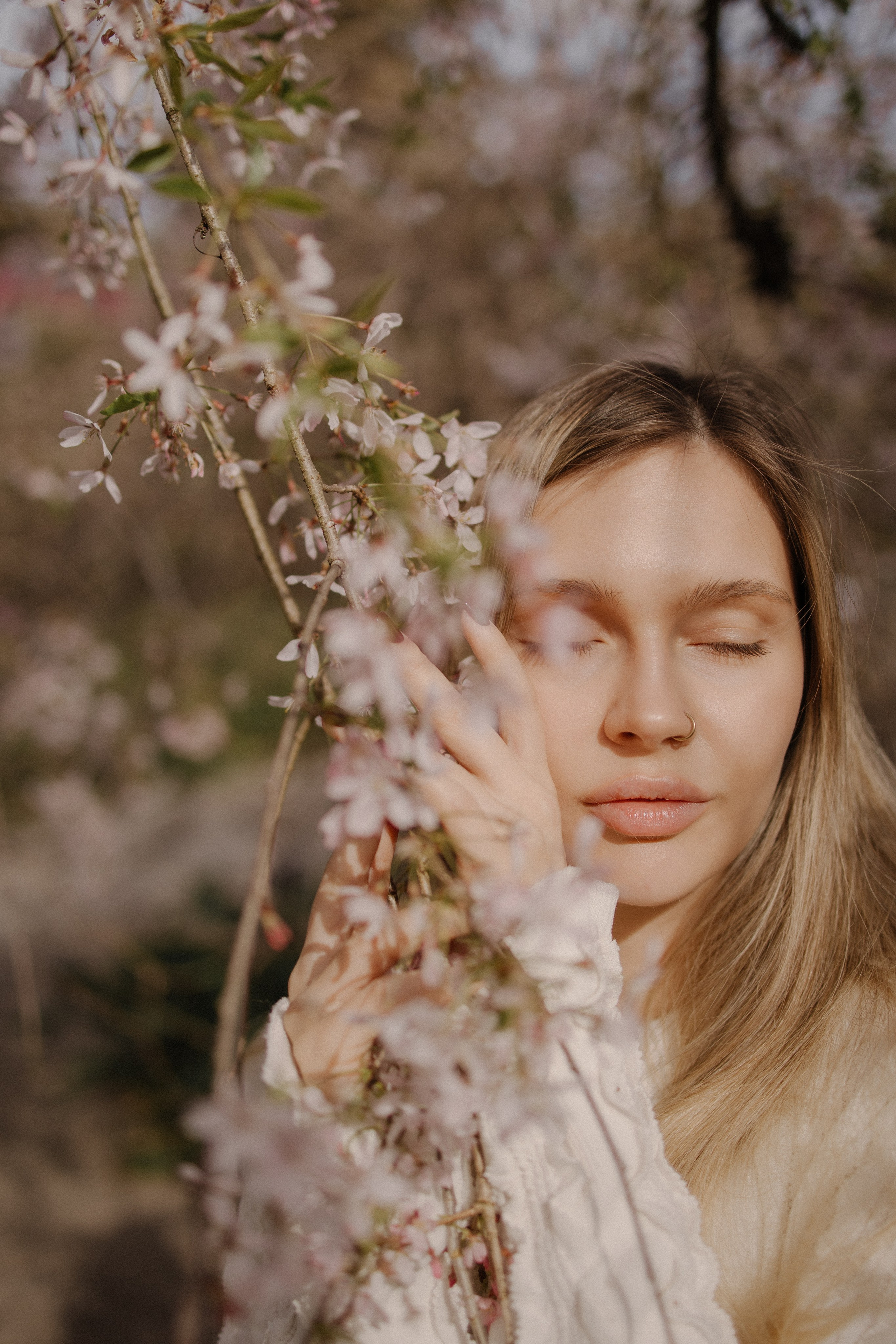 Света в сакуре. Фотограф Сочи Адлер Сириус Красная поляна Олеся Минив