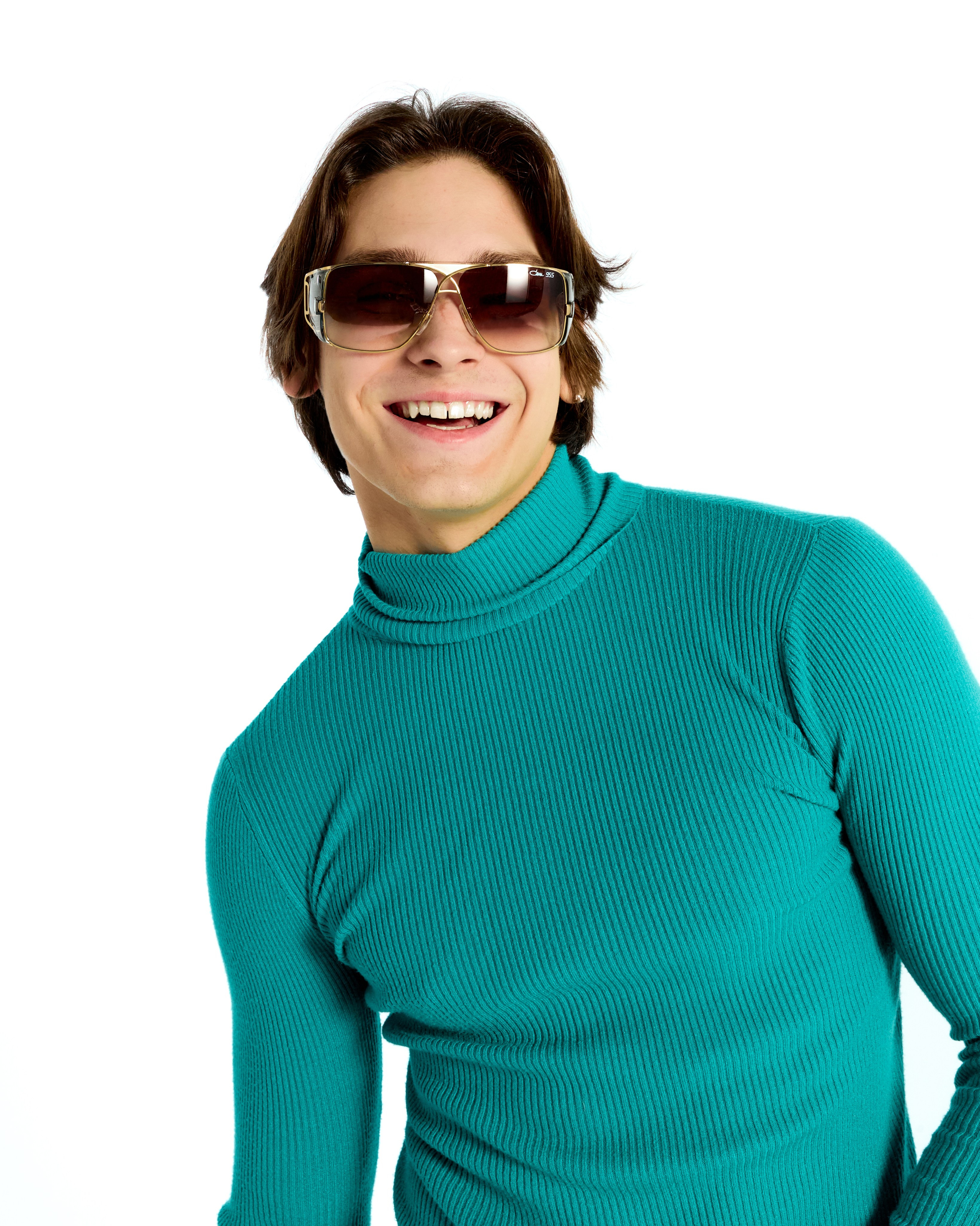 Glazburg optics. Святослав Лебедев | Рекламный фотограф — Коммерческая съемка, Арт-дирекшн, AI-интеграция