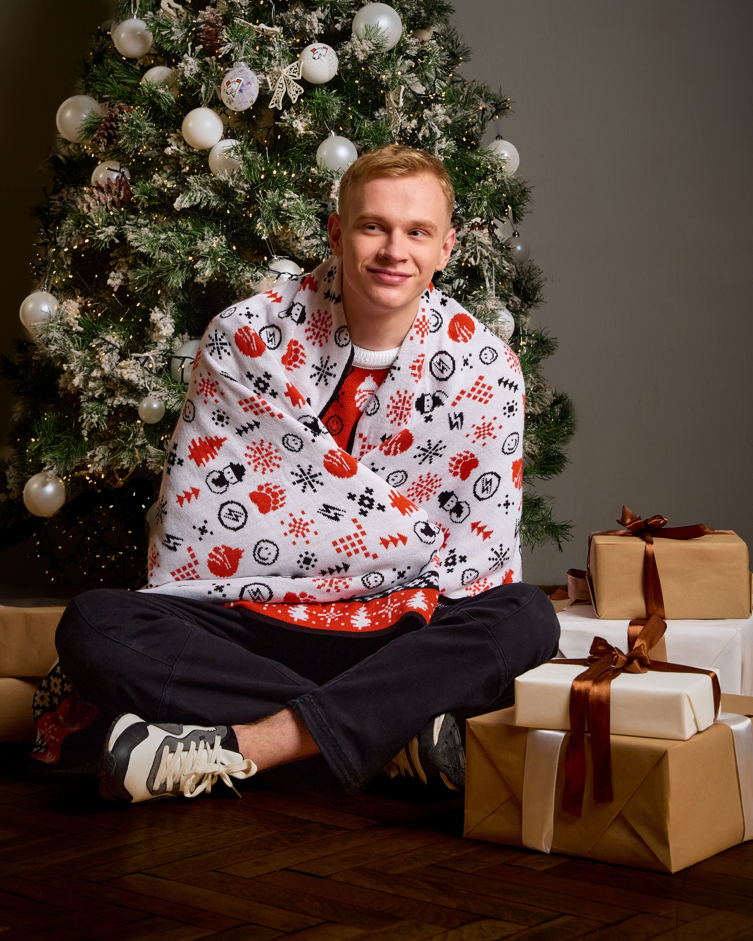 Virtus PRO Christmas. Святослав Лебедев | Рекламный фотограф — Коммерческая съемка, Арт-дирекшн, AI-интеграция