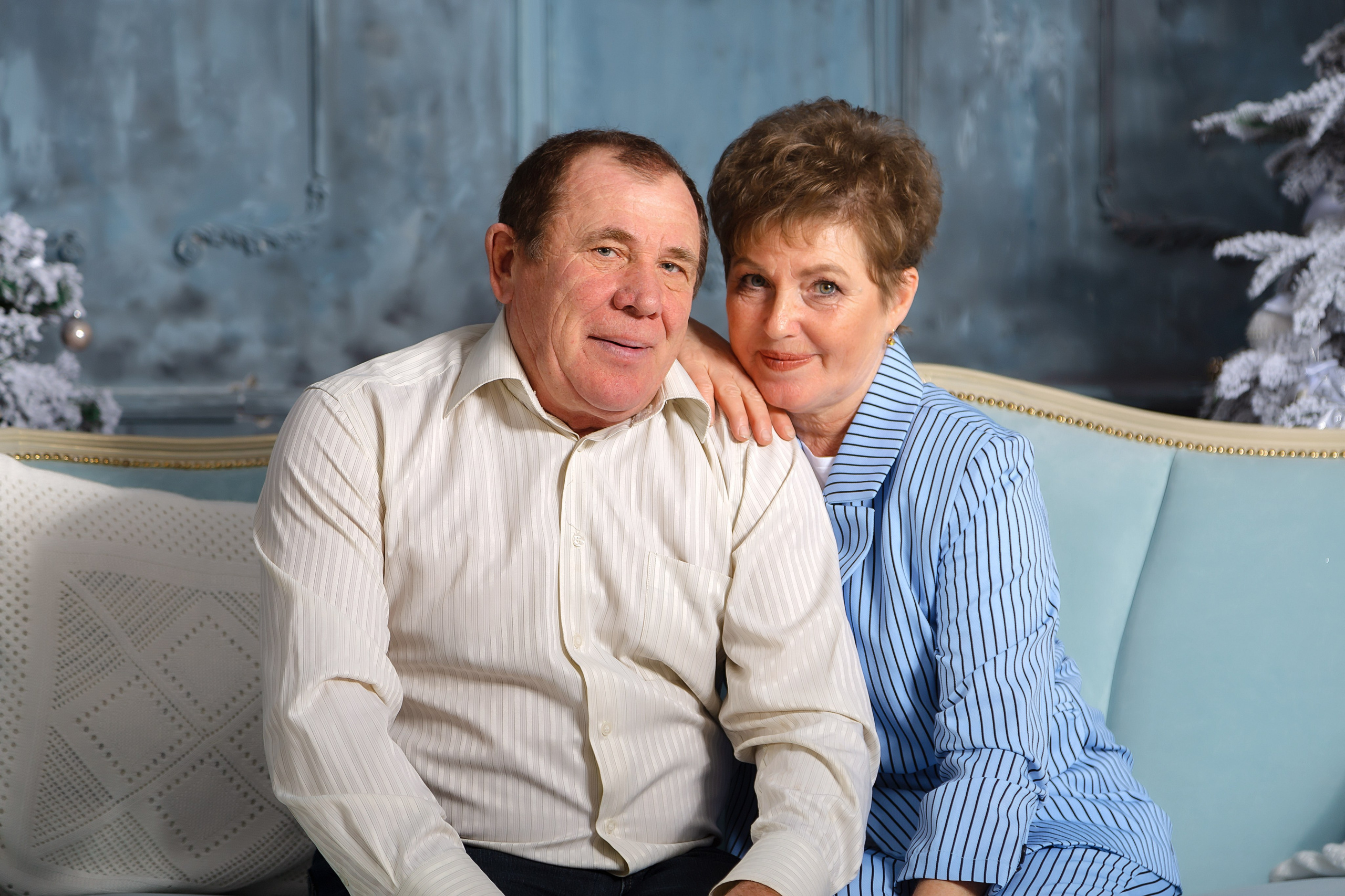 Новогодняя семейная фотосессия в студии в Волгодонске