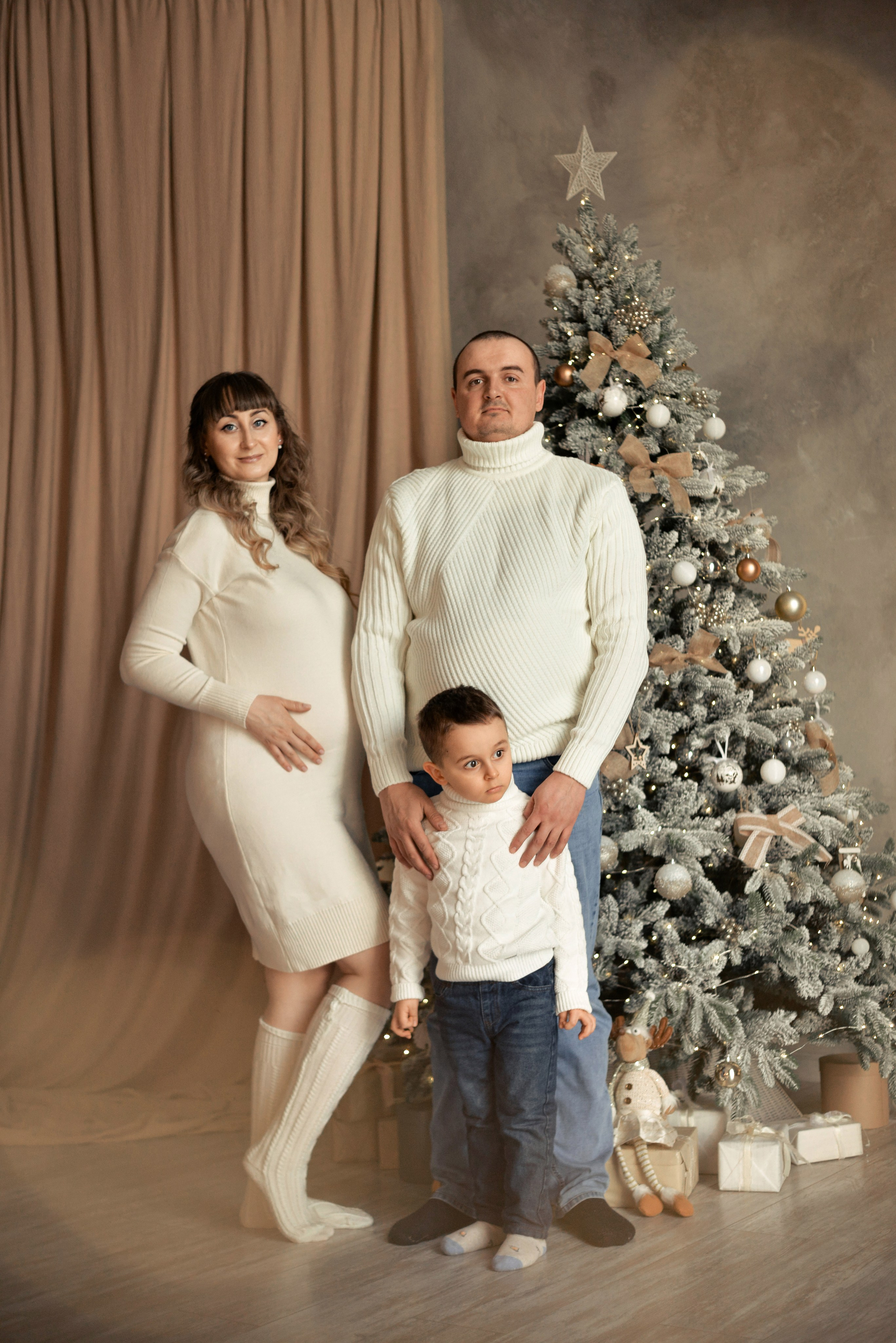 Семейная и Беременность в зале Грей. Семейный и свадебный фотограф Галина Абакумова, фотосессии в Белгороде