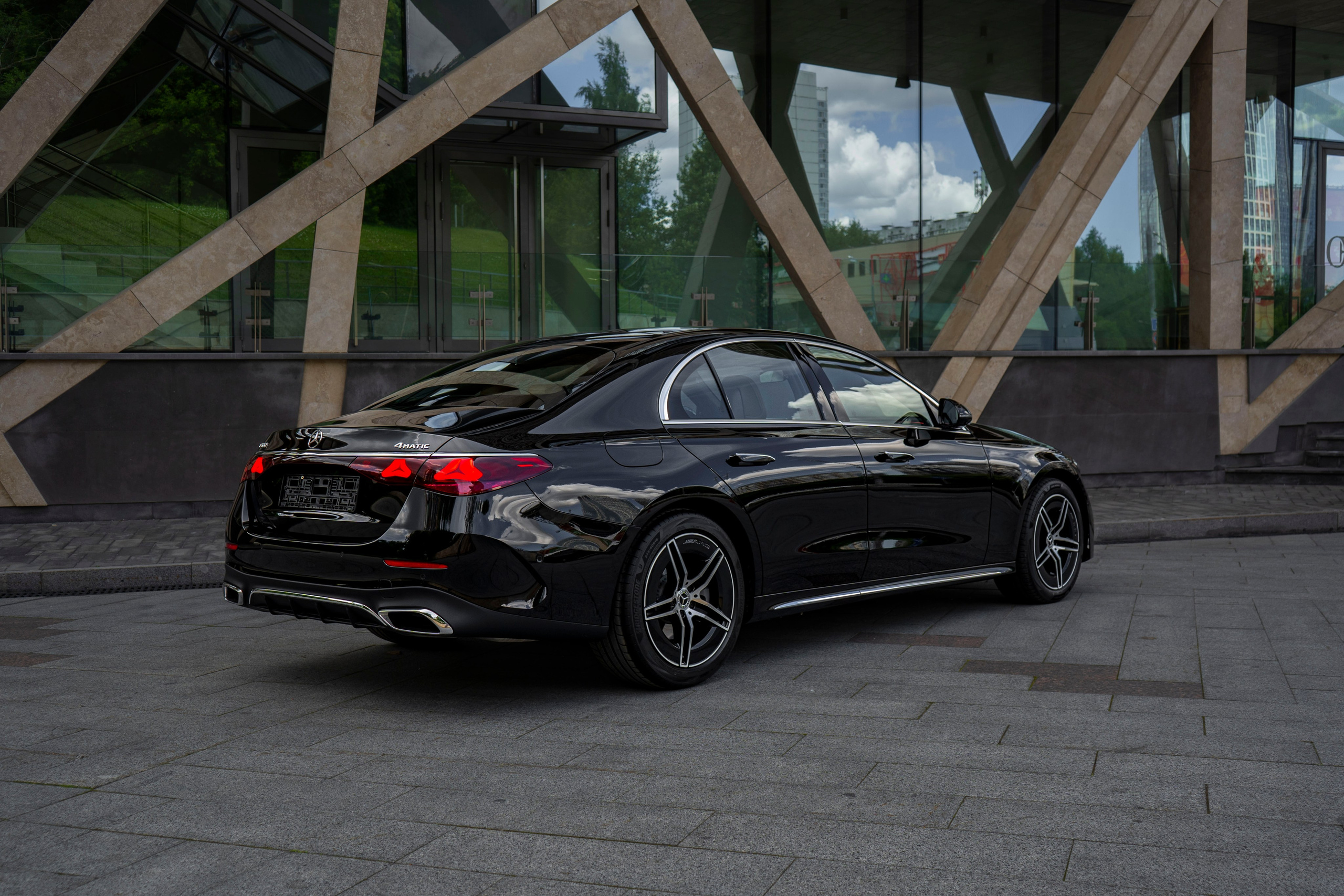 Mercedes-Benz E-class (E300). Автомобильный фотограф Ногинск Денис Городок