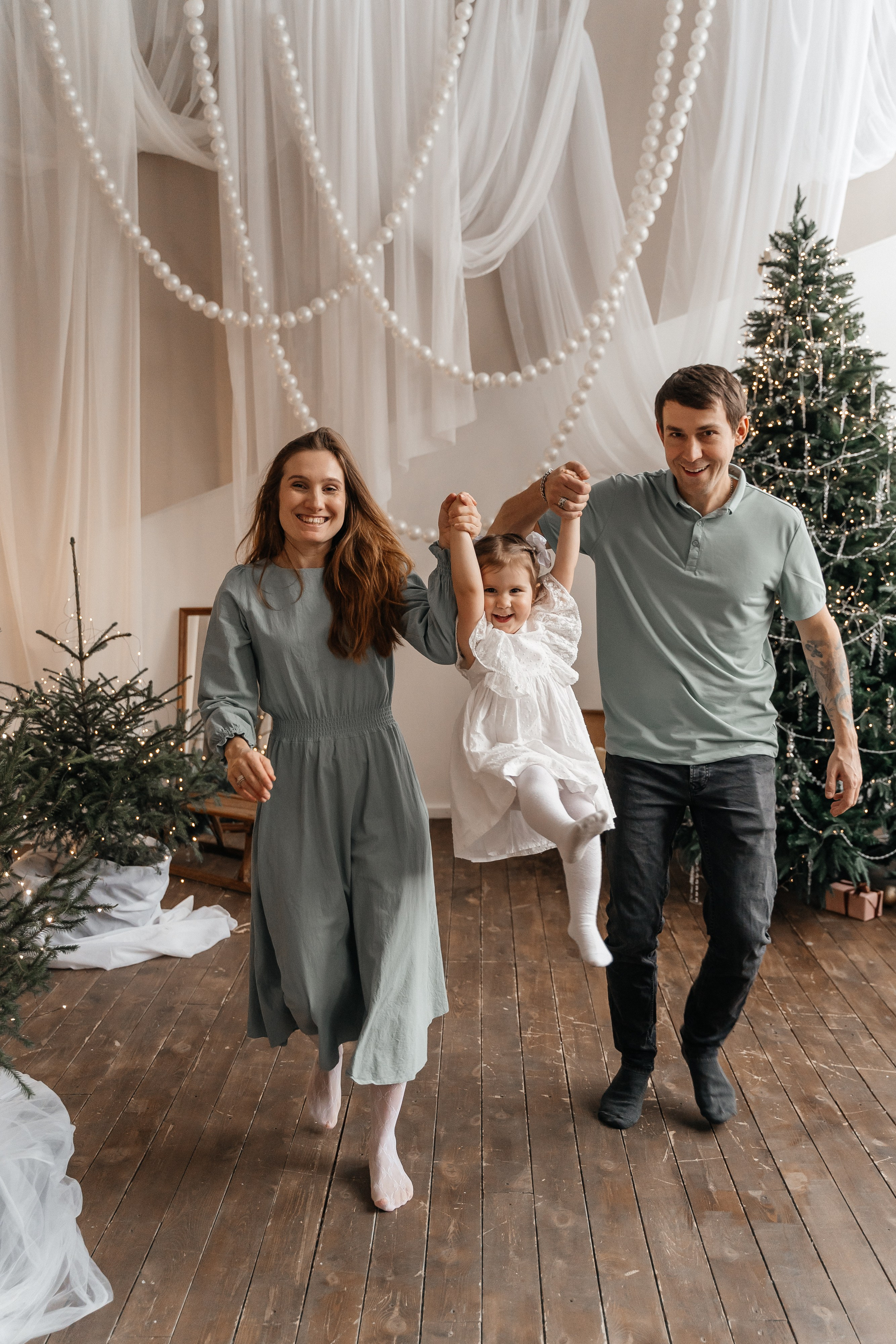 Серёжа, Аня и Василина. Волик Мария