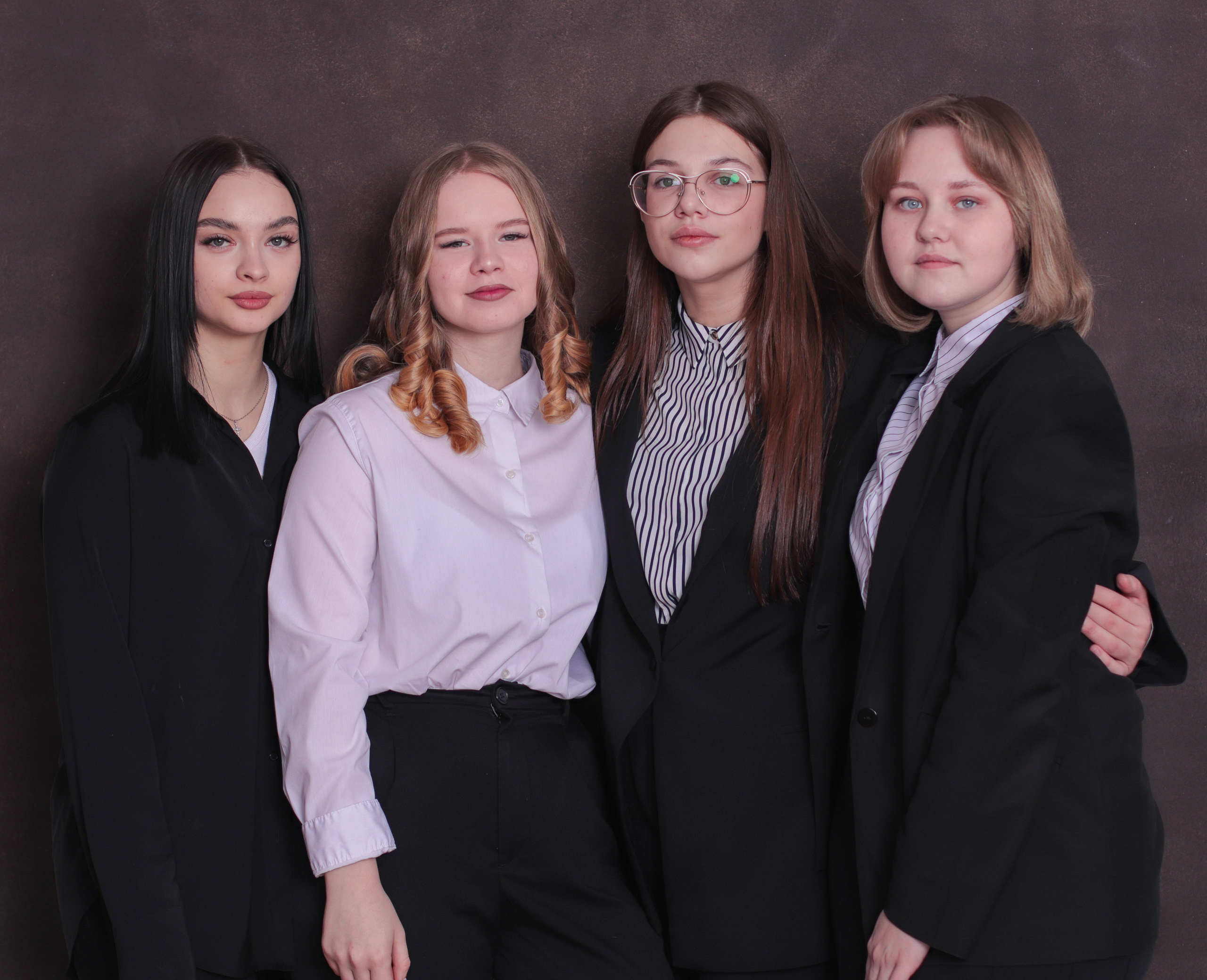 Альбом для девятого класса 2. Фотограф в Сургуте Брызгунова Анастасия