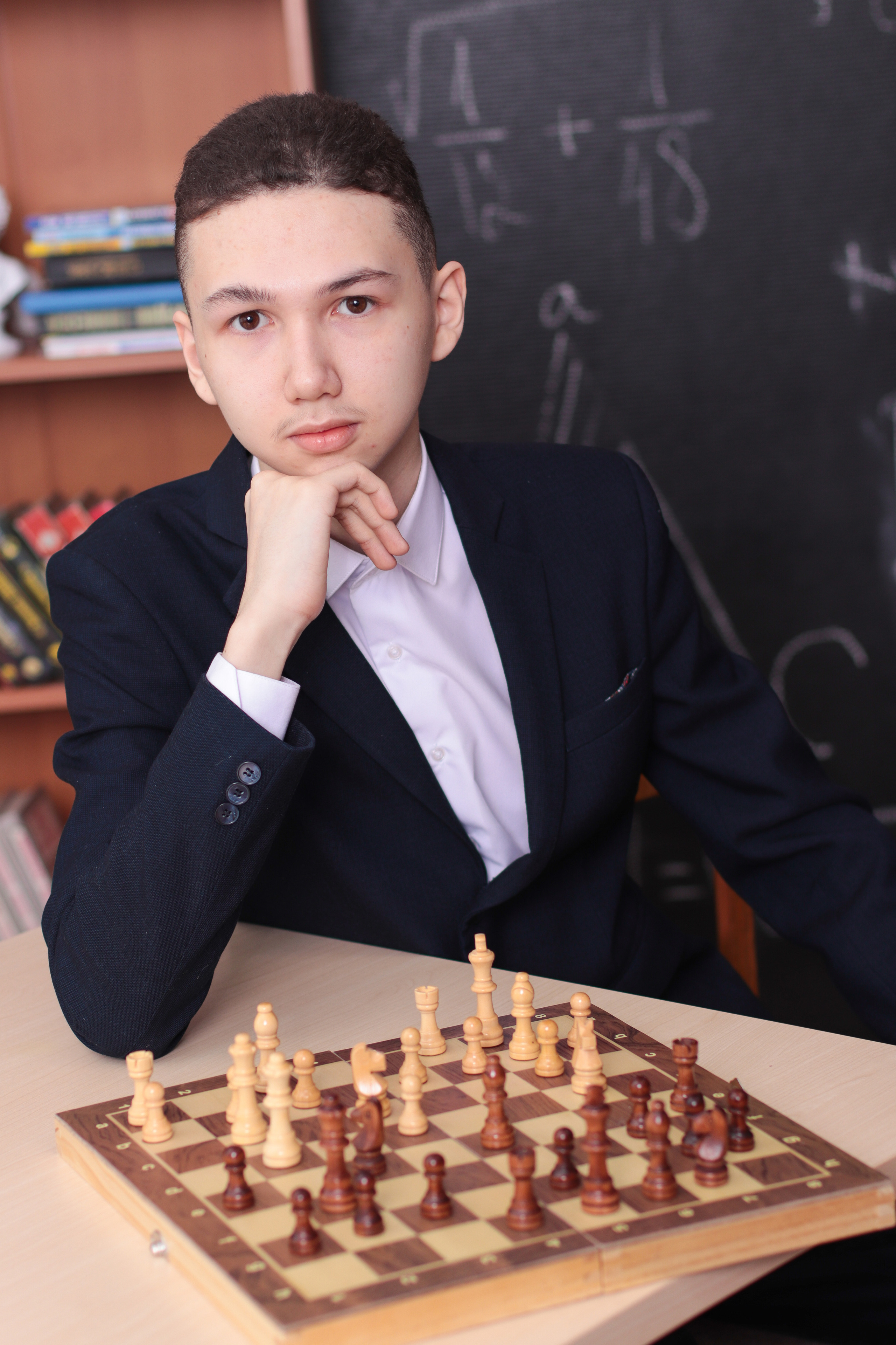 Альбом для девятого класса 2. Фотограф в Сургуте Брызгунова Анастасия