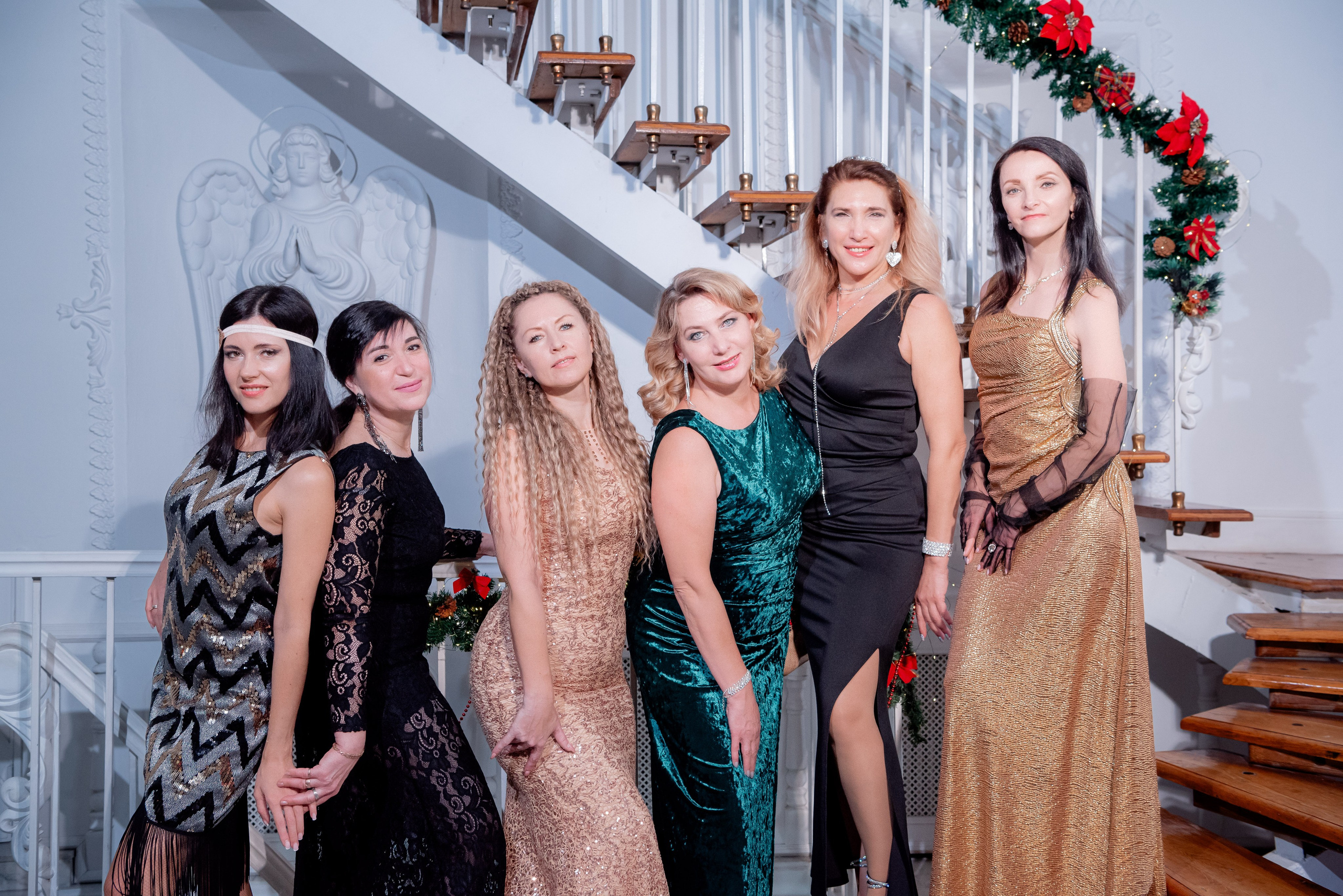 Танцевальный коллектив в студии Red House. Волгоград. Фотограф в Волгограде и Волжском Александр Горбань