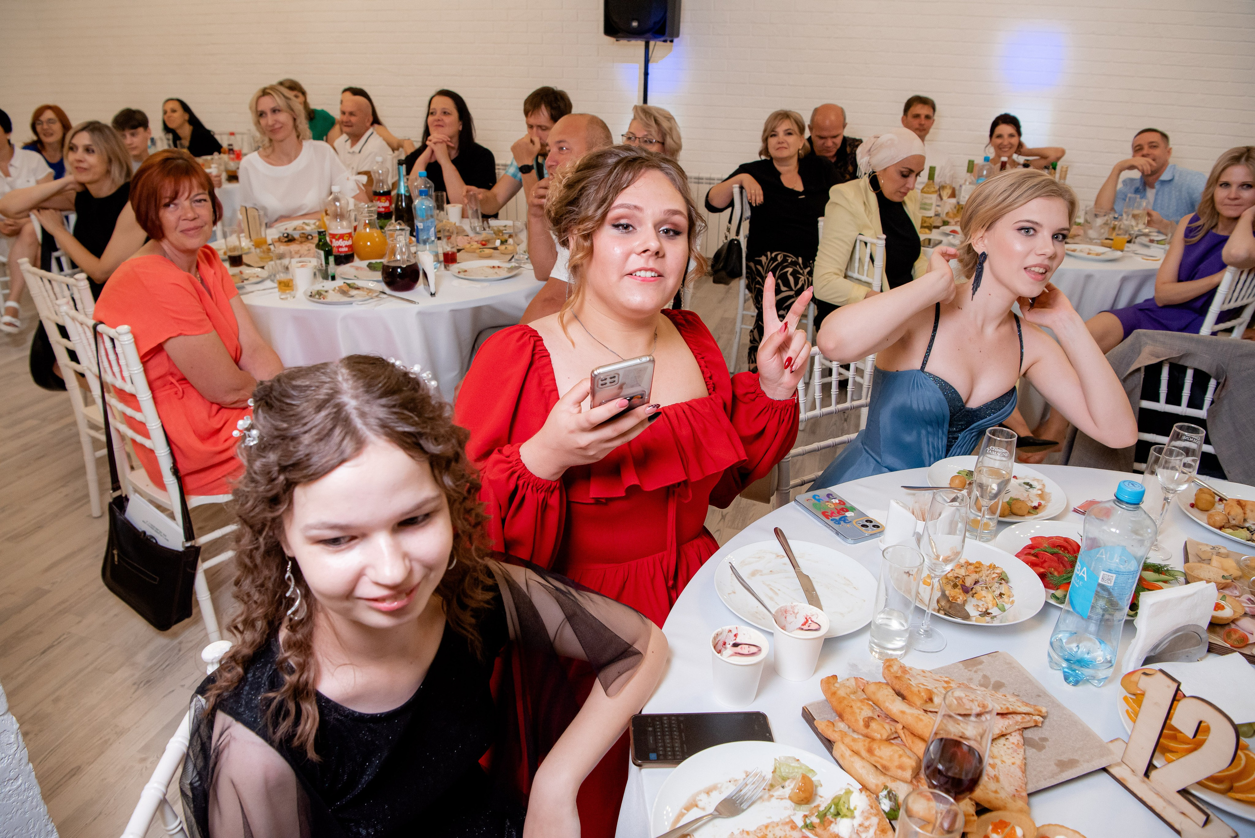 30 Школа. Вручение и Банкет. ДК Юбилейный и Банхоф. Фотограф в Волгограде и Волжском Александр Горбань