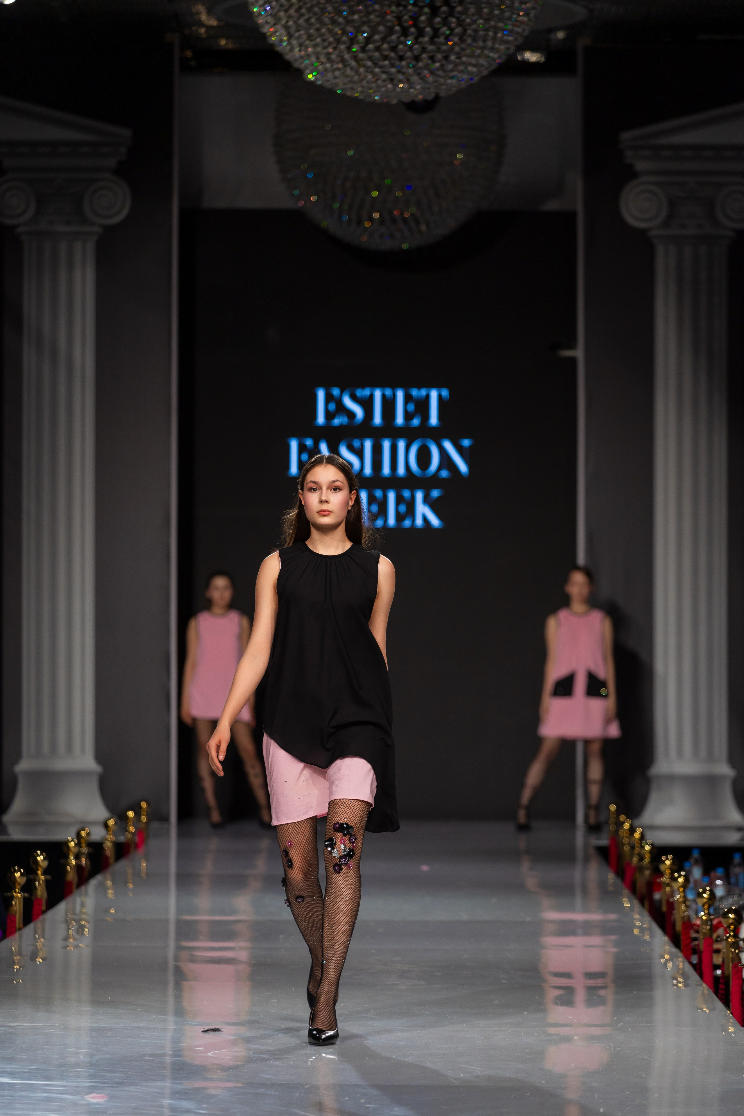 Estet Fashion Week. Photomantis