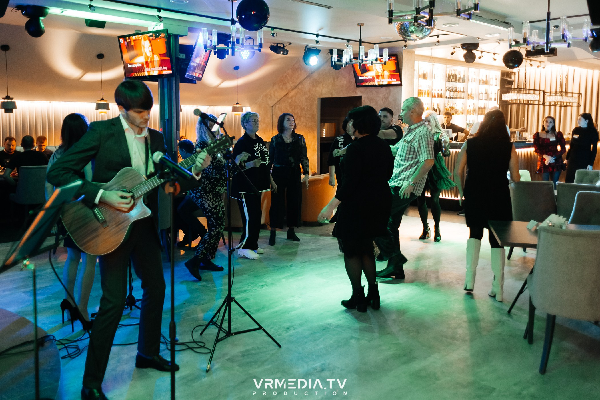 Открытие караоке-зала в «Империи»