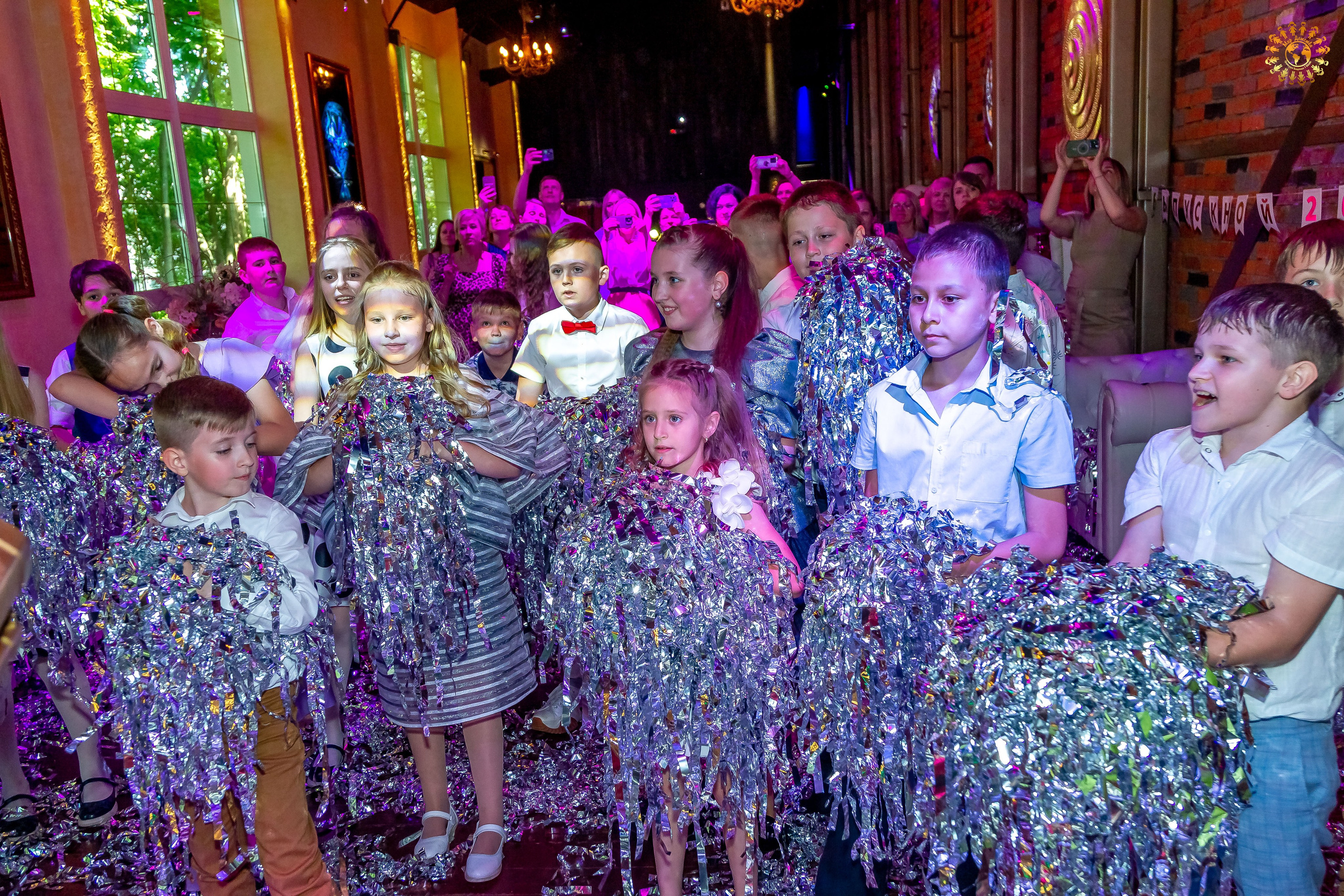 Выпускной 4-го класса 2024. Школа 2109. Репортажная съемка в Москве и области. Анималистика